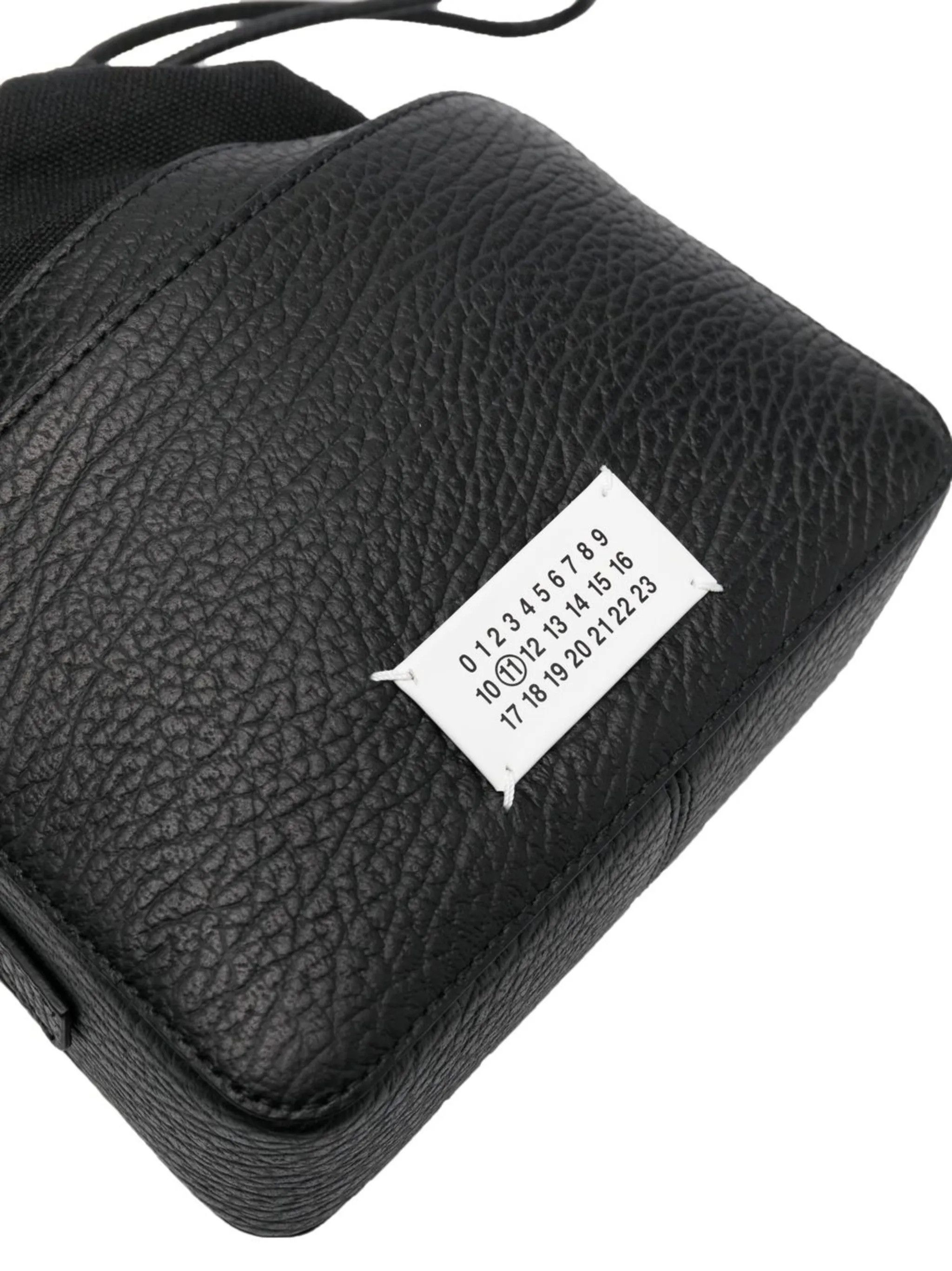 Maison Margiela oc11z0825 Size: OS / Camera Bag in Black Size ONE SIZE - 4 Thumbnail