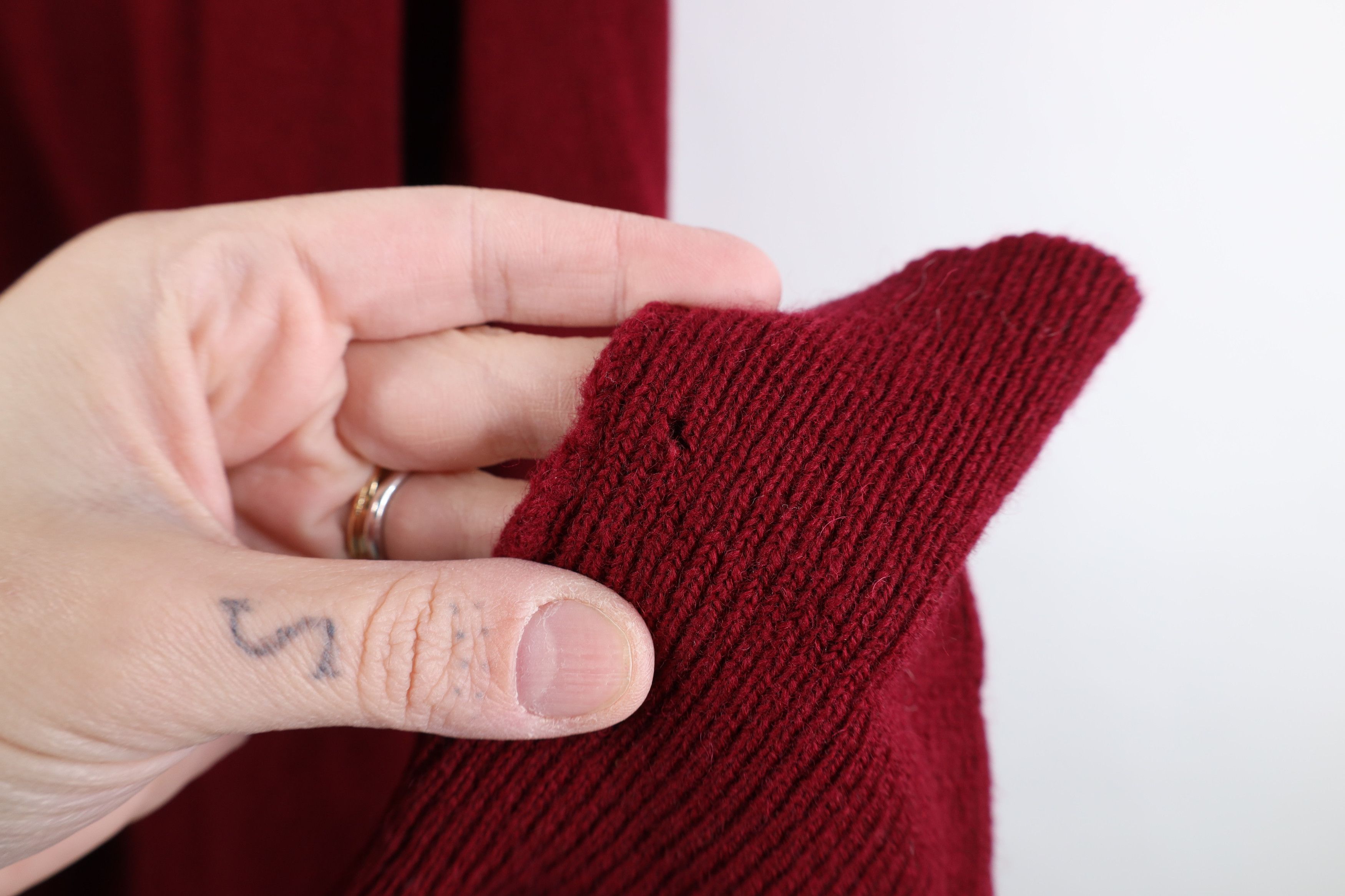 L.L. Bean Vintage 70s LL Bean Lambswool Knit V-Neck Sweater Red USA Size US XL / EU 56 / 4 - 5 Thumbnail