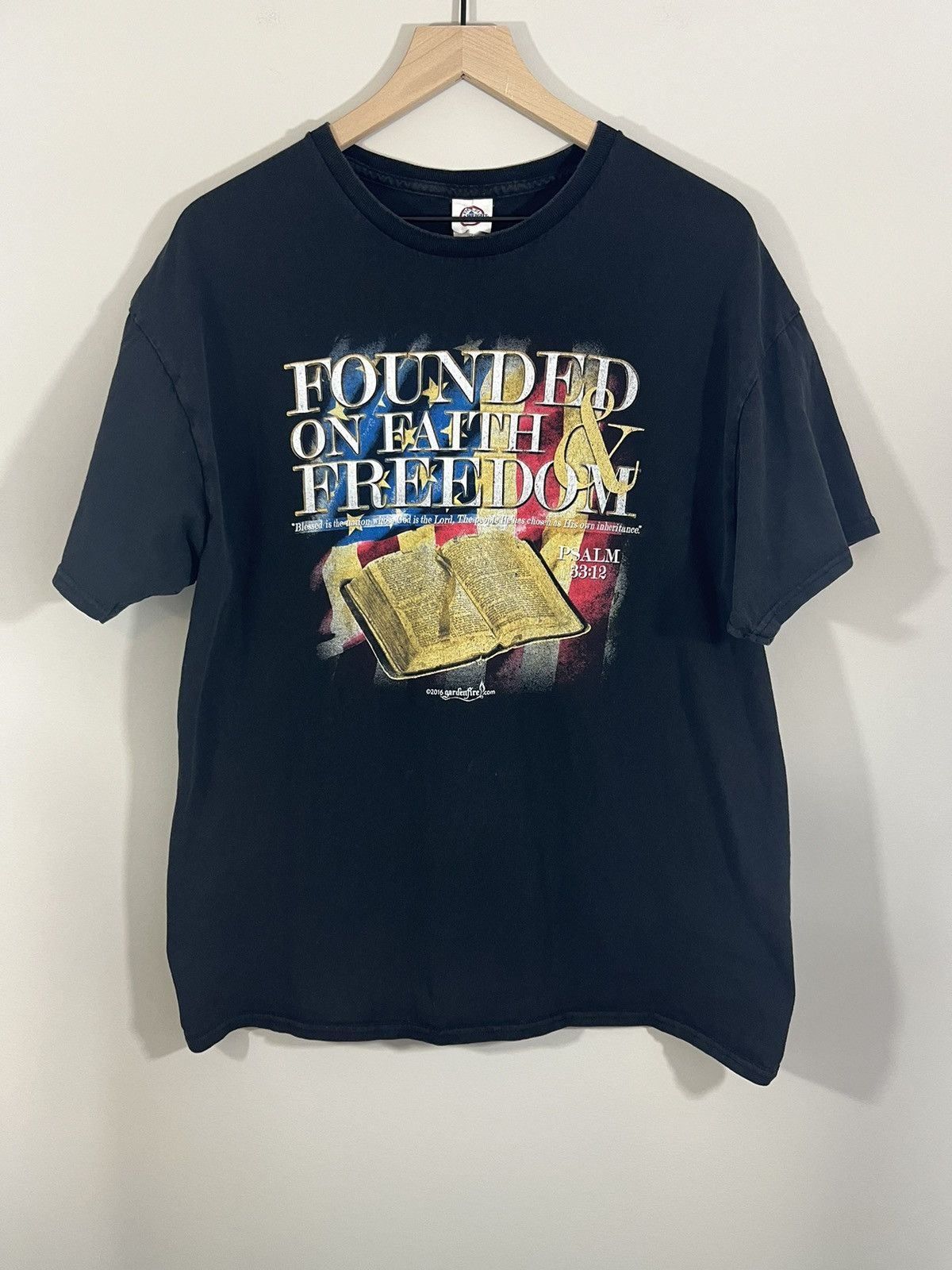 Vintage Faded Bible Quote Religion American Flag Y2K Tee Size US L / EU 52-54 / 3 - 1 Thumbnail