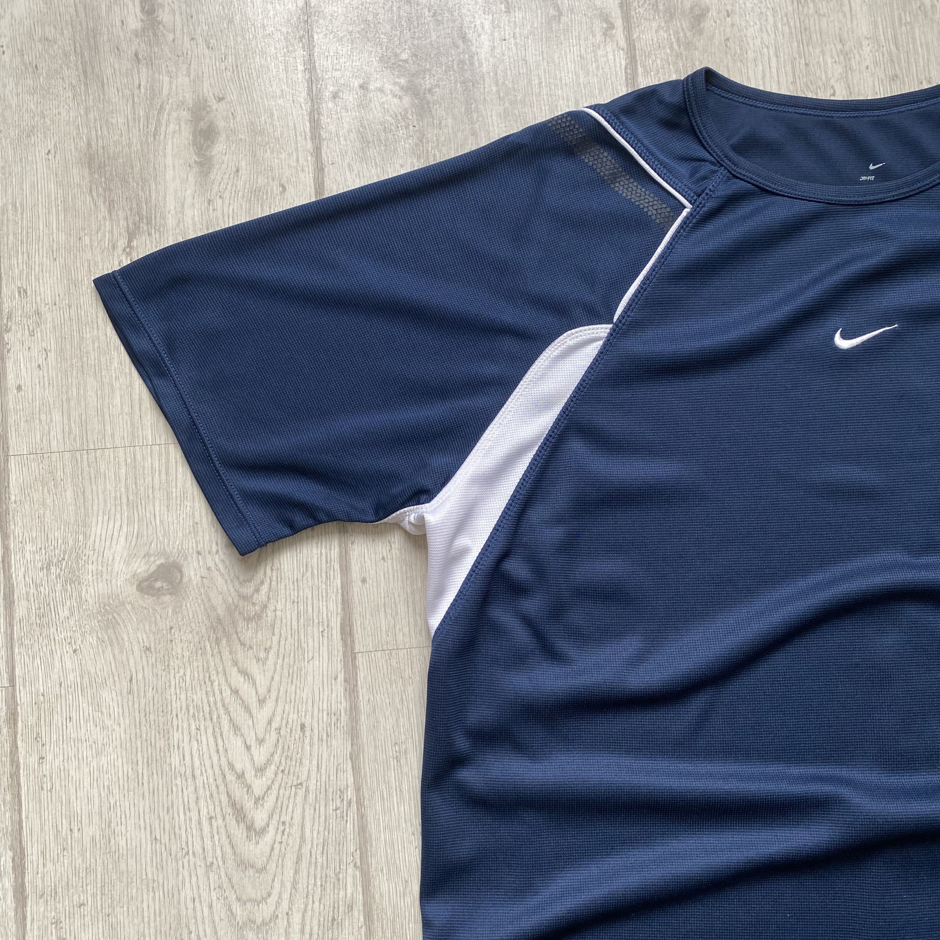 Nike Vintage 90s Nike center logo Tee jersey Drill Shox Tn Size US S / EU 44-46 / 1 - 5 Thumbnail