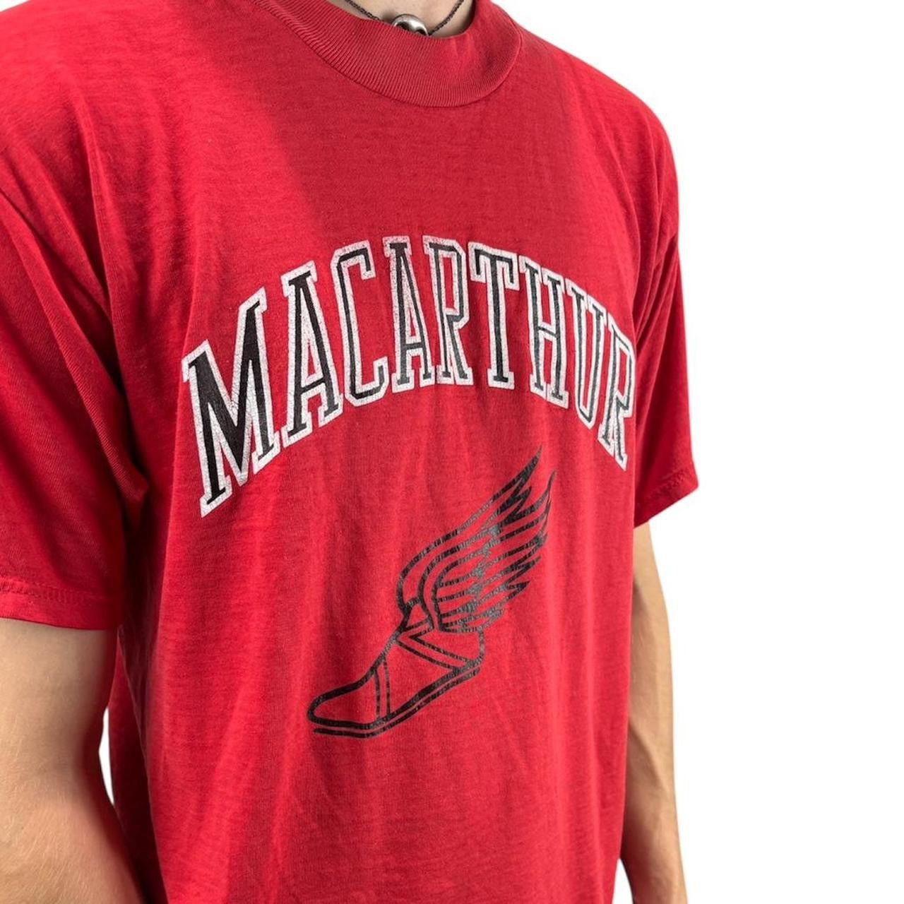 Hanes Vintage 90s Red MacArthur Track Team Winged Foot T-Shirt Size US M / EU 48-50 / 2 - 3 Thumbnail