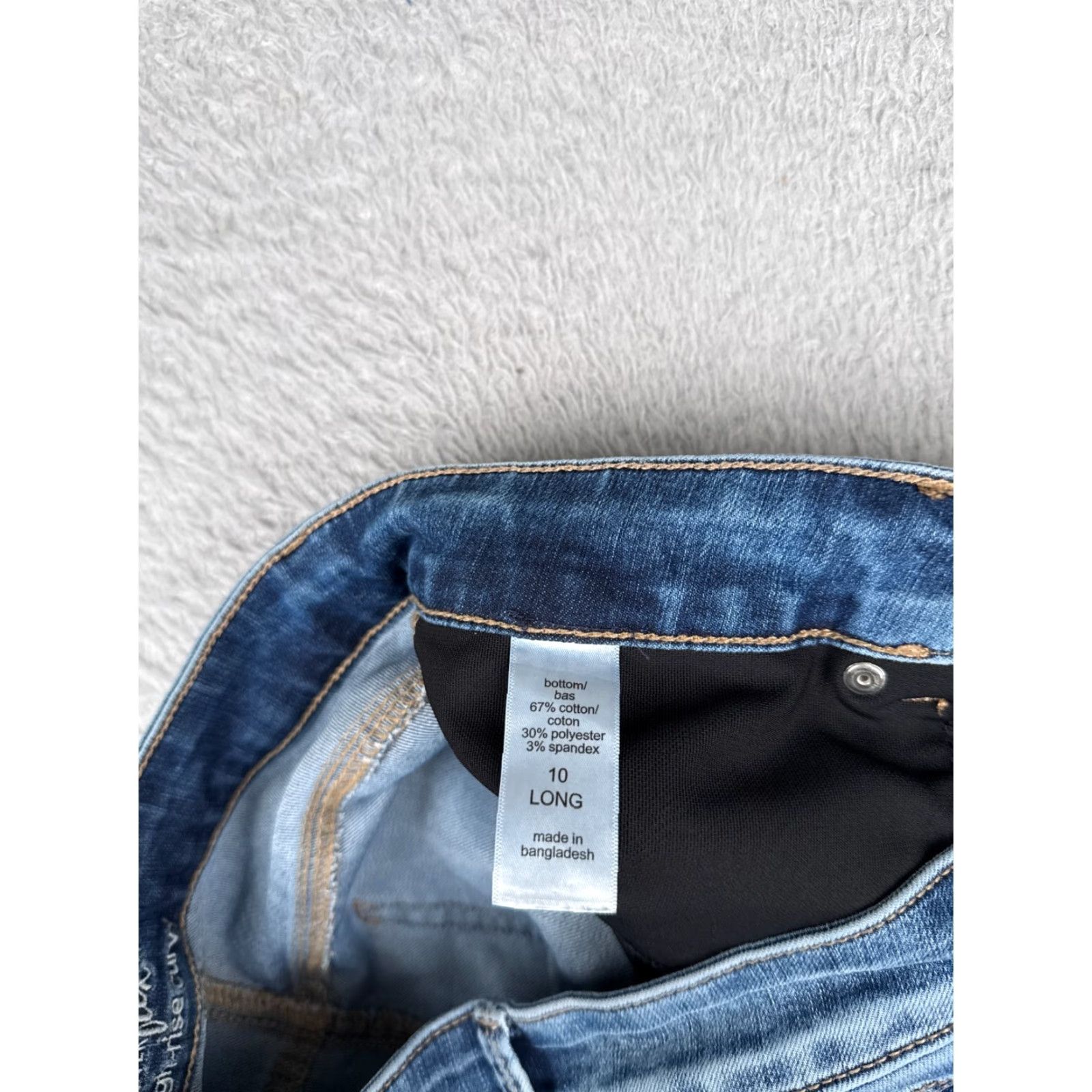 Vintage Maurices Jeans Womens 10 Blue Denim Flared Mid Rise 29x32 5-Pocket Zipper Button Distressed Medium Wash Cotton Blend Regular Size 32" / US 10 / IT 46 - 7 Thumbnail