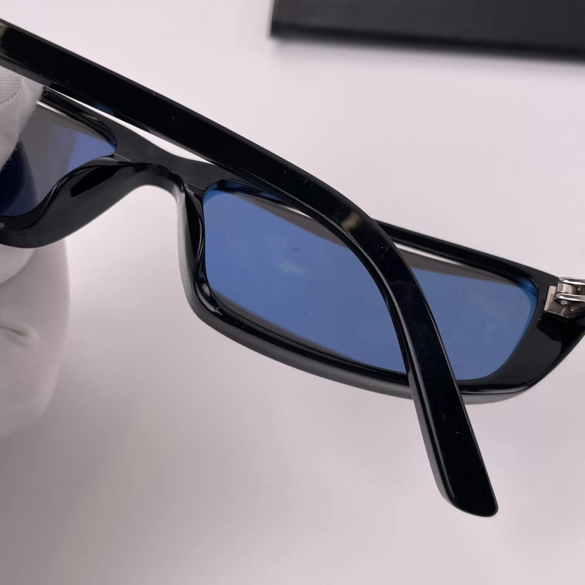 Balenciaga Balenciaga 260317CM1BYA2 Sunglasses Size ONE SIZE - 4 Thumbnail
