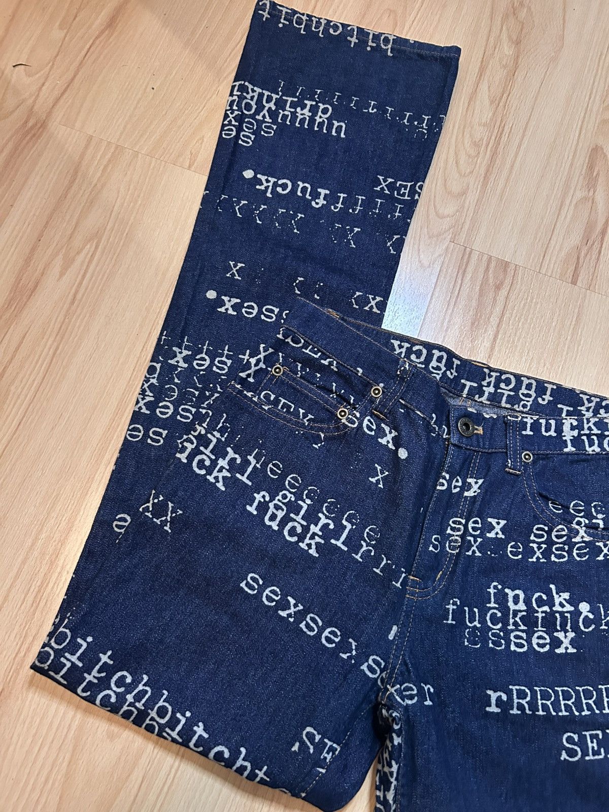 Hysteric Glamour typewriter jeans Size 27" / US 4 / IT 40 - 2 Thumbnail