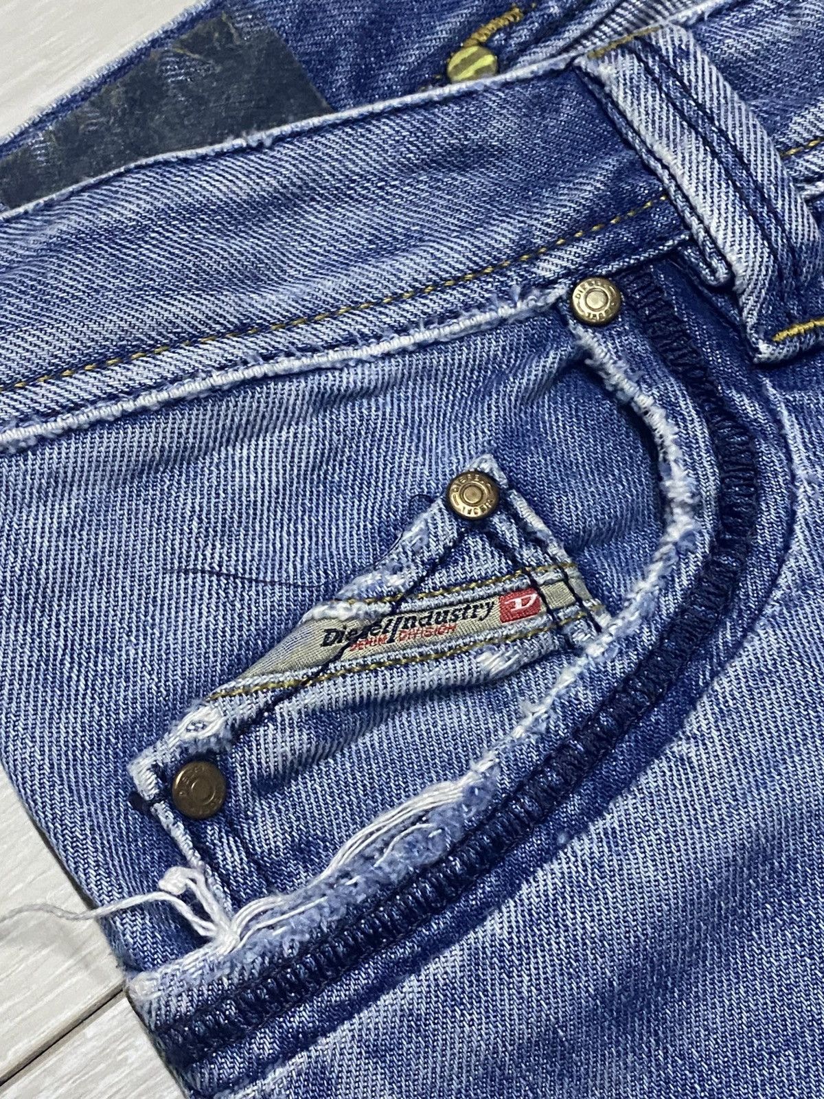 Diesel Black Gold Vintagw Diesel Italy Faded Wash Distressed Loose Jeans Size US 29 - 11 Thumbnail