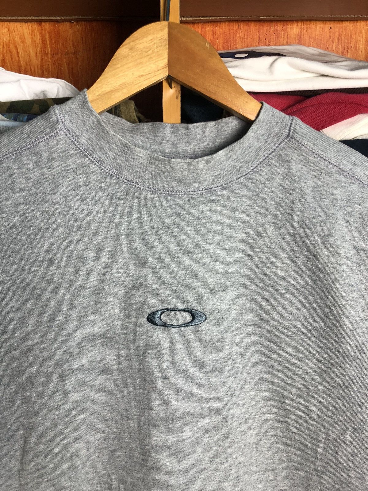 Oakley Vintage Oakley Centre Logo Sweatshirts Size US S / EU 44-46 / 1 - 2 Thumbnail