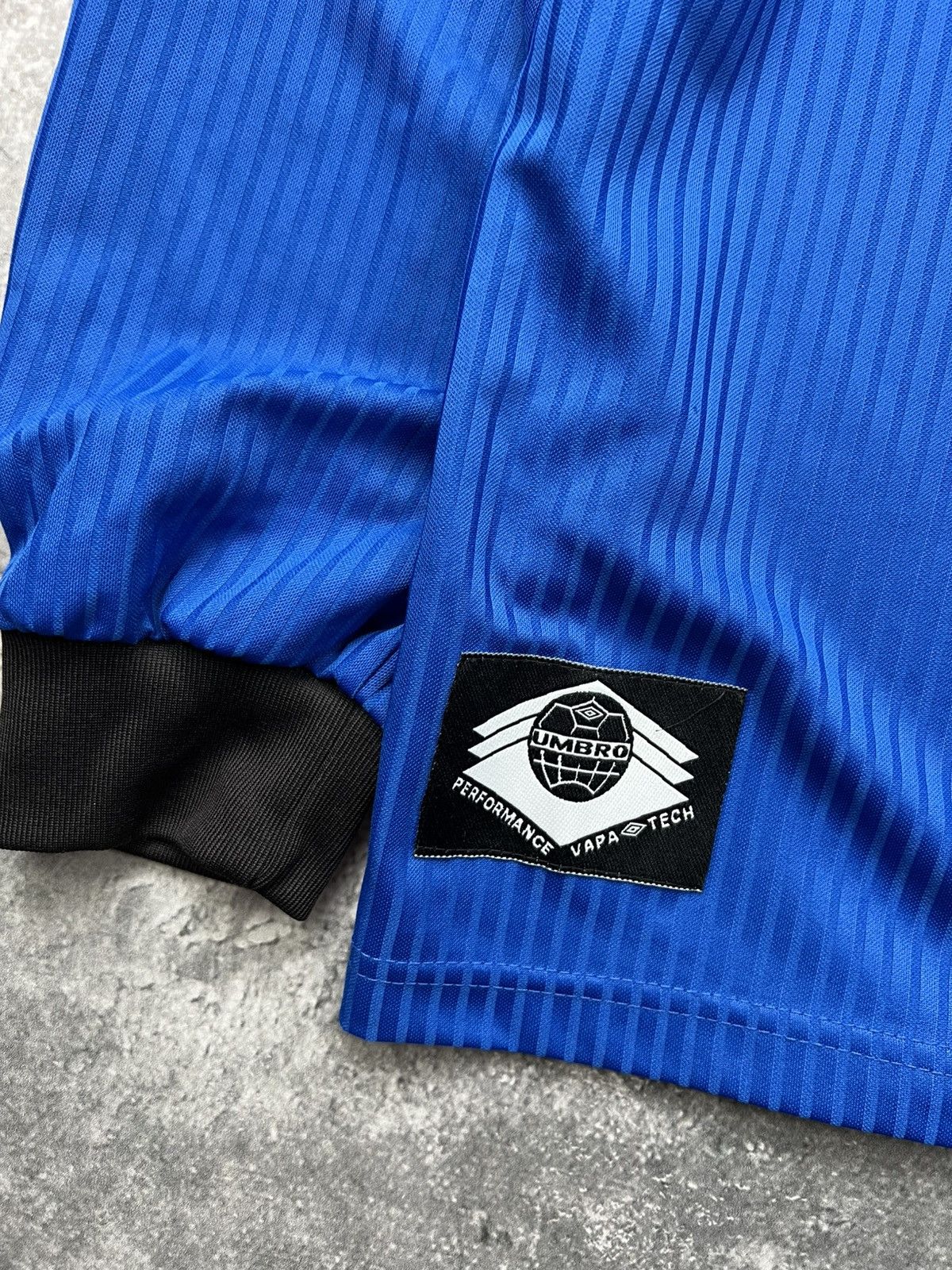 Umbro Vintage 90s Umbro Longsleeve Shirt Jersey Soccer #2 Football Size US XL / EU 56 / 4 - 3 Thumbnail