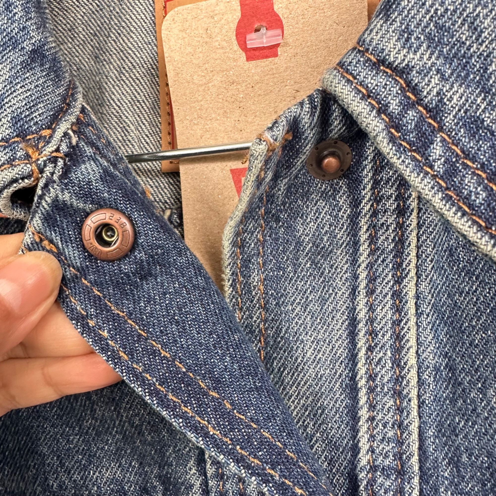 Levi's Vintage Denim Original Trucker Jacket Rhinestone Sz M Button Size M / US 6-8 / IT 42-44 - 5 Thumbnail