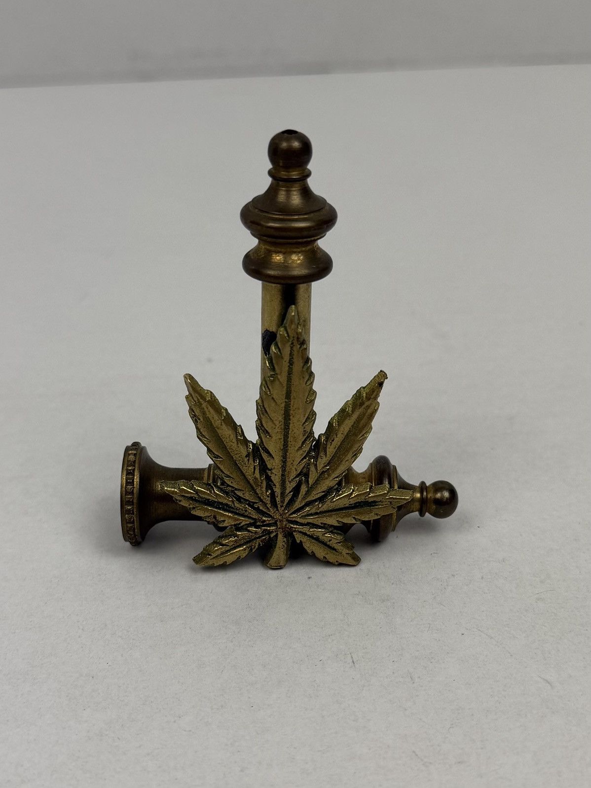 Other Vintage Marijuana Weed Leaf Brass Hippie Pipe Belt Buckle Size ONE SIZE - 2 Thumbnail