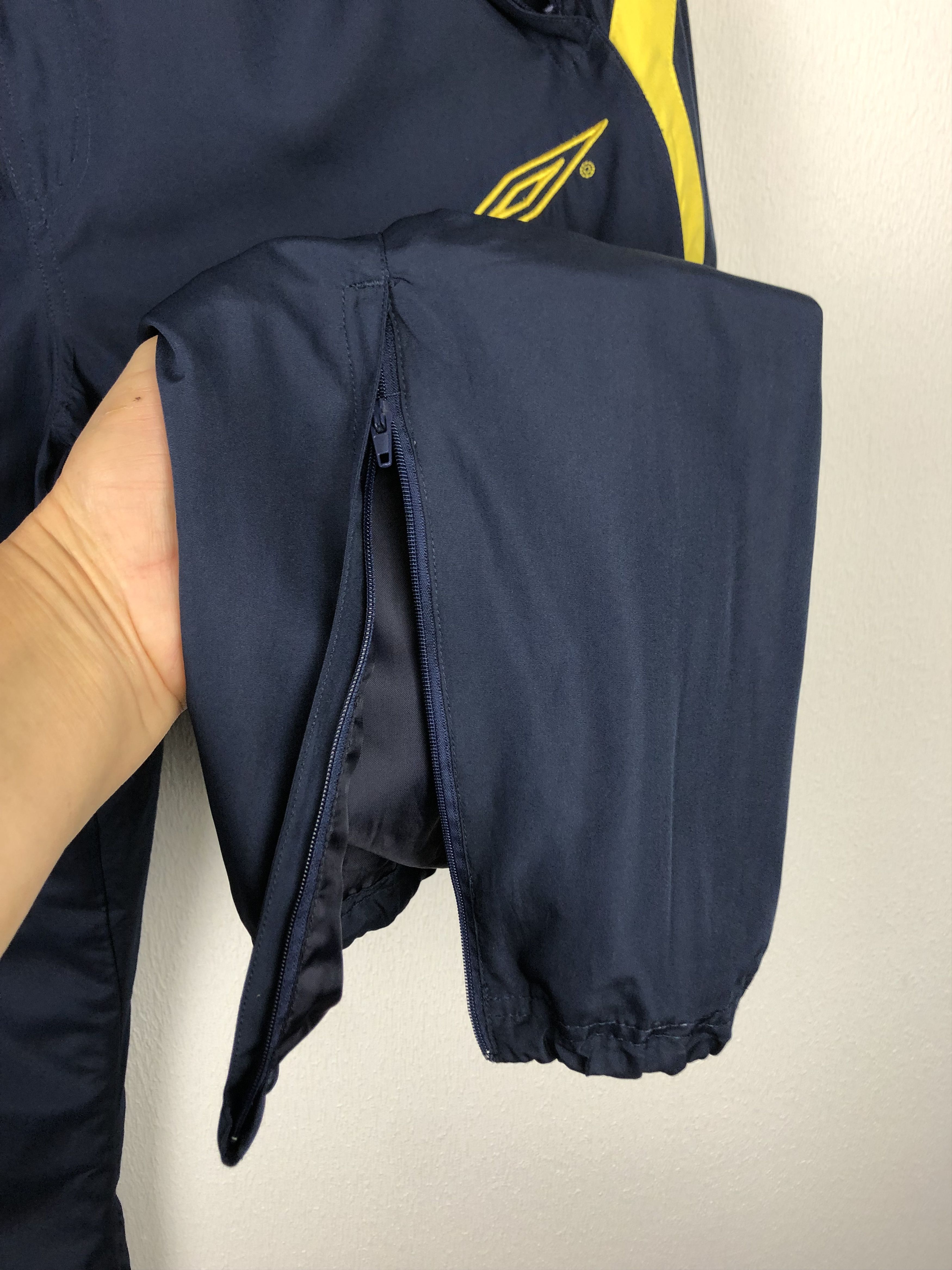 Umbro × Vintage Vintage Umbro Sweden Football Sweatpants Track Pants Soccer Size US 32 / EU 48 - 4 Thumbnail