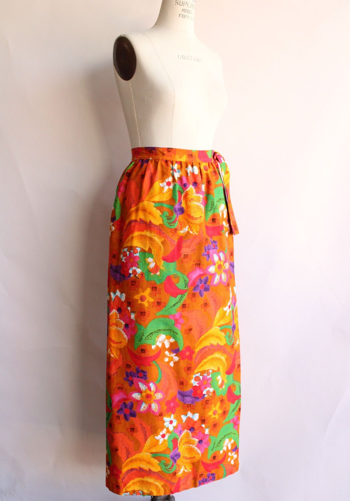Vintage Vintage 1960s Skirt, Beverly Vogue Wrap Maxi Skirt, Tiki Flo Size 27" / US 4 / IT 40 - 5 Thumbnail