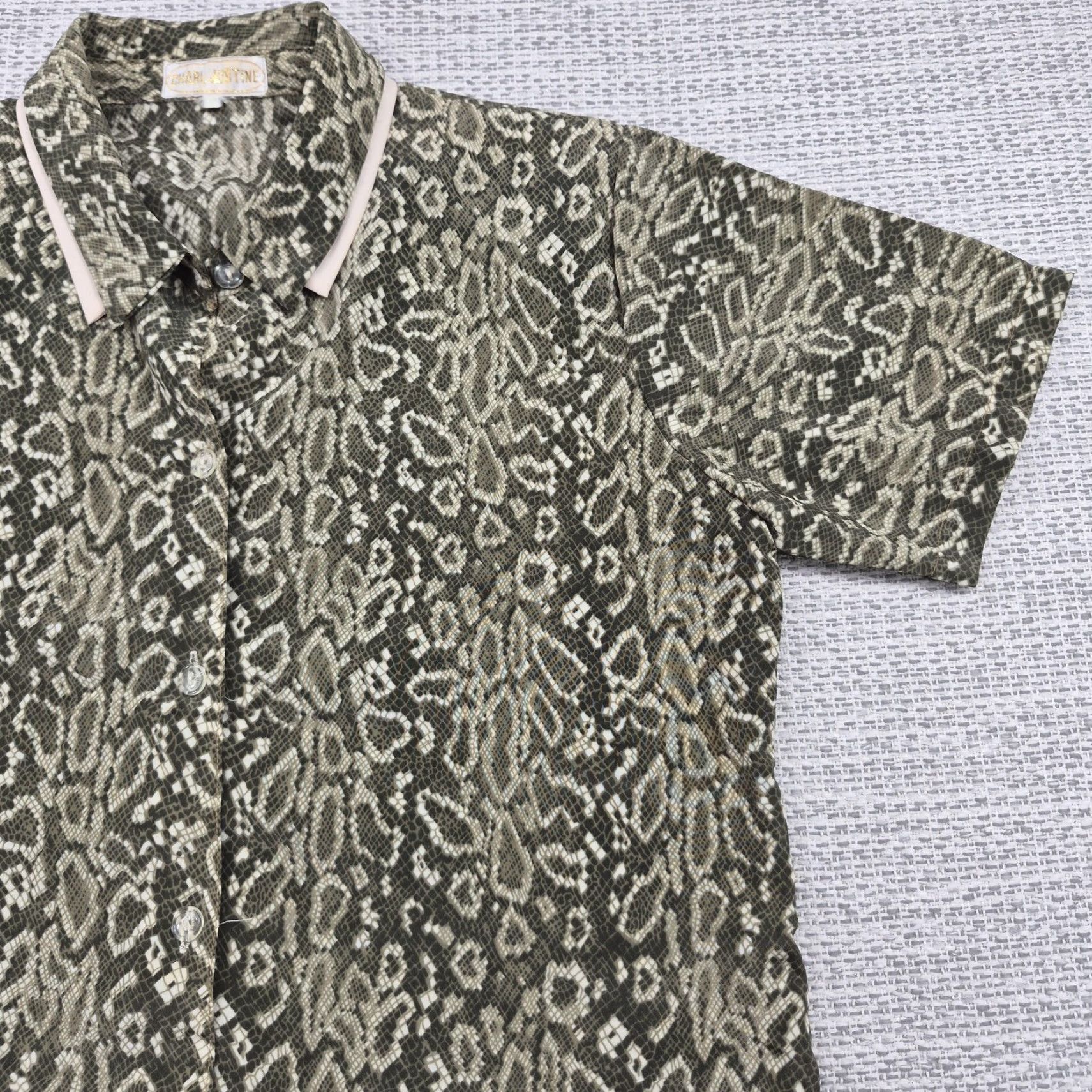 Vintage VINTAGE Charl Justine Shirt Womens Large Button Up Snake Print Tunic Top 70s 80s Size L / US 10 / IT 46 - 2 Thumbnail