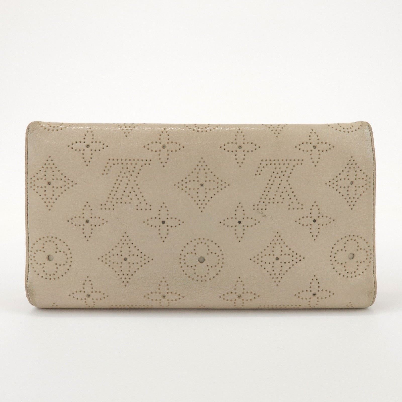 Louis Vuitton Louis Vuitton Mahina Portefeuille Amelia Wallet Calfskin Size ONE SIZE - 2 Thumbnail