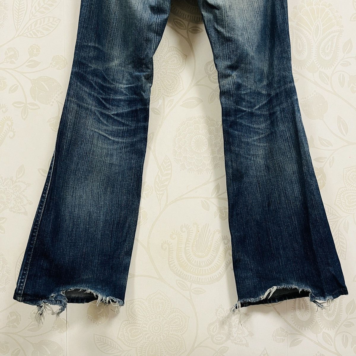 Japanese Brand Vintage Flared Wrangler Hidden Rivet Distressed Denim Jeans Size US 32 / EU 48 - 14 Thumbnail