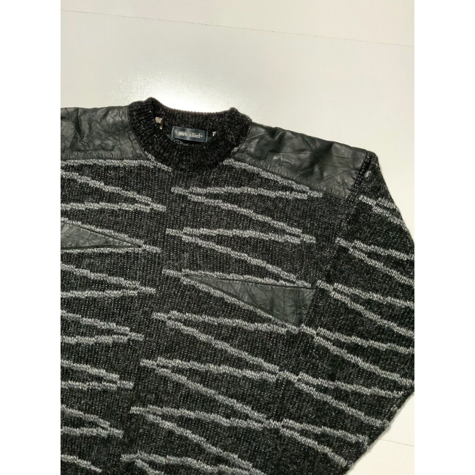 Vintage VINTAGE 80s Mark Elliot Wool Blend Leather Trim Knit Crewneck Pullover Sweater M Size US M / EU 48-50 / 2 - 3 Thumbnail