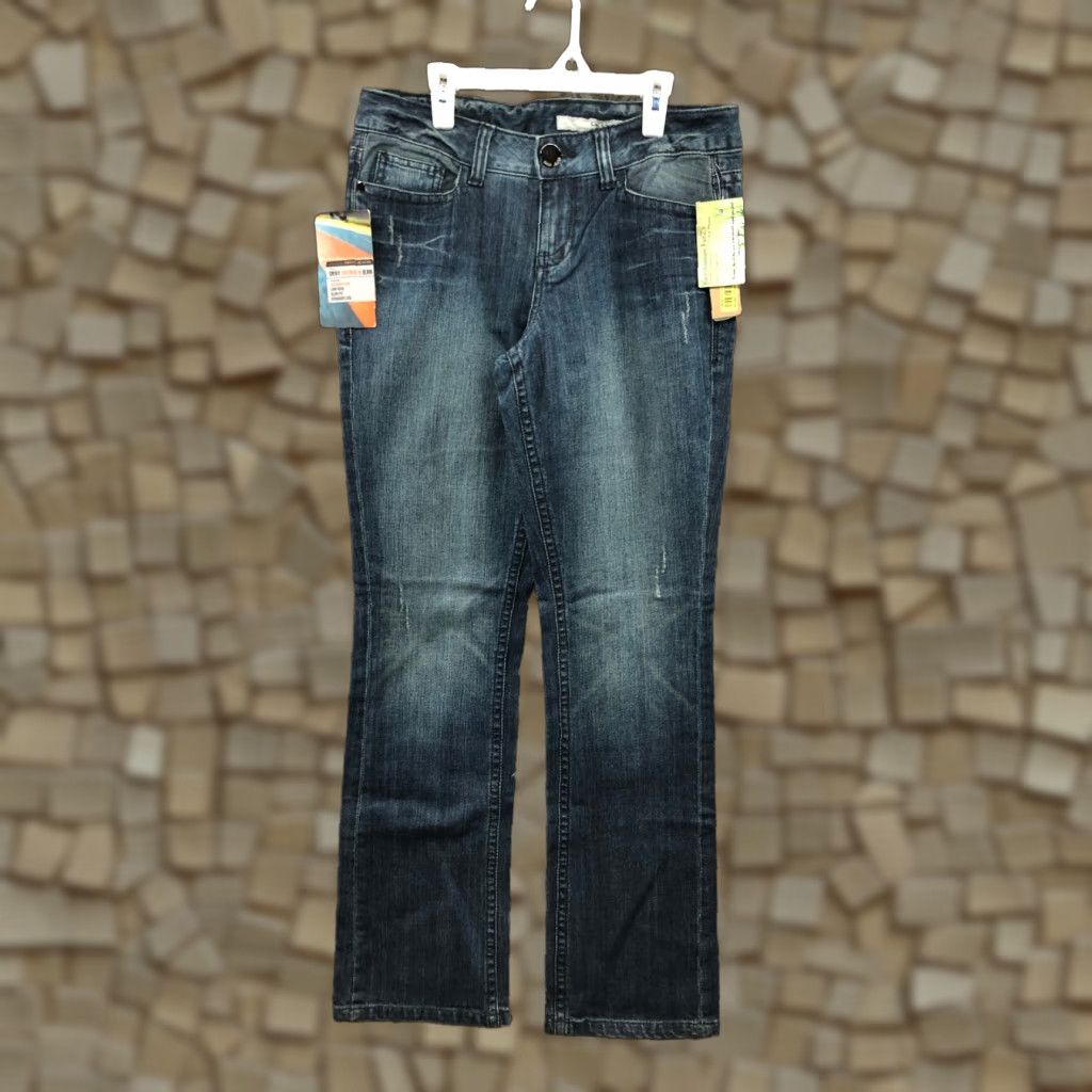 DKNY DKNY Ave B Jeans 10 Womens Low Rise Slim Straight Dark Wash Blue Denim Jeans Women 10 DKNY Avenue B Dark Denim Slim Straight 5-Pocket Womens Size 32" / US 10 / IT 46 - 1 Thumbnail