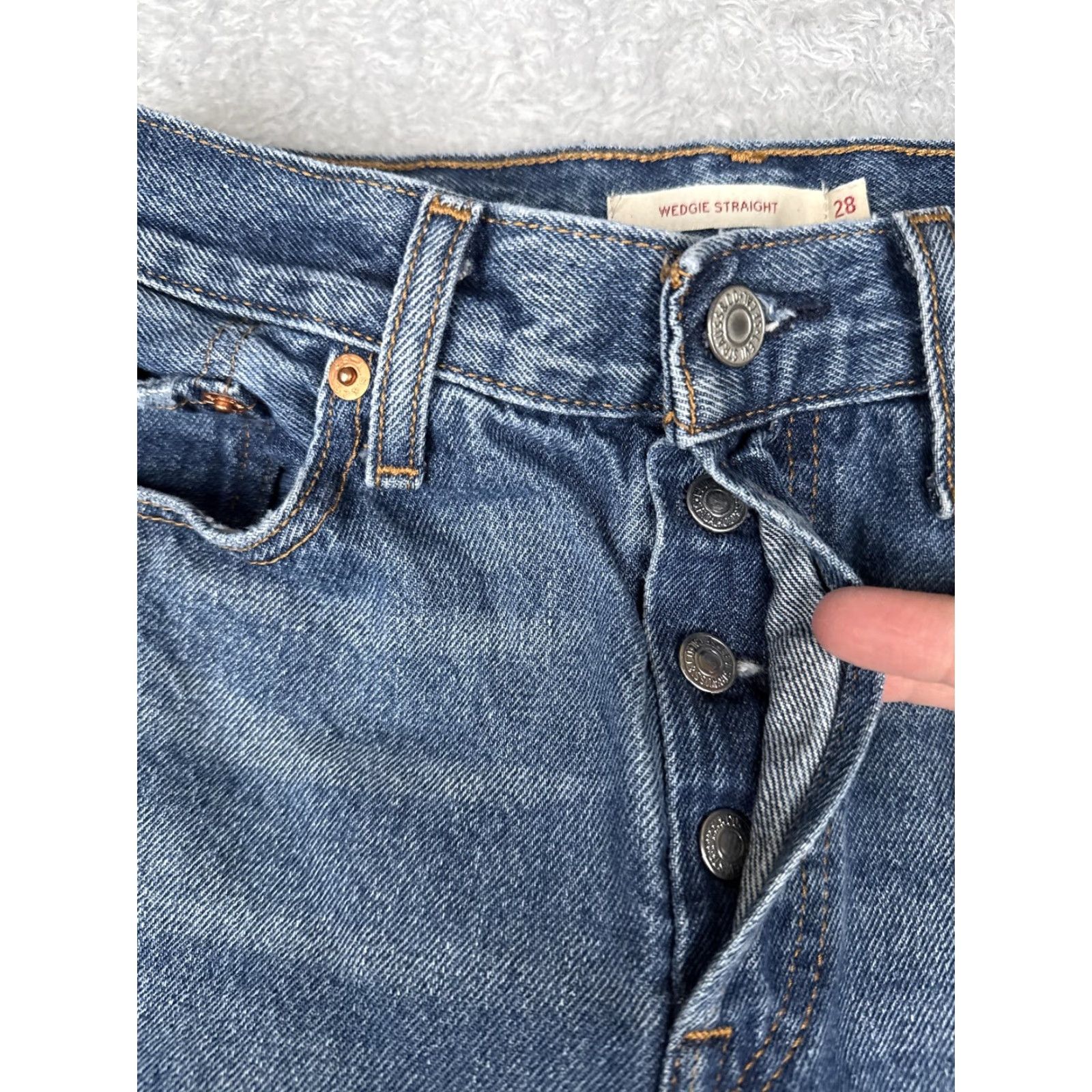 Levi's Levi's Jeans Womens 28x28 Blue Wedgie Straight Distressed High Rise Button Fly Jeans Women Regular 28x28 Blue Distressed Straight Fit Mens Womens? Size 28" / US 6 / IT 42 - 5 Thumbnail