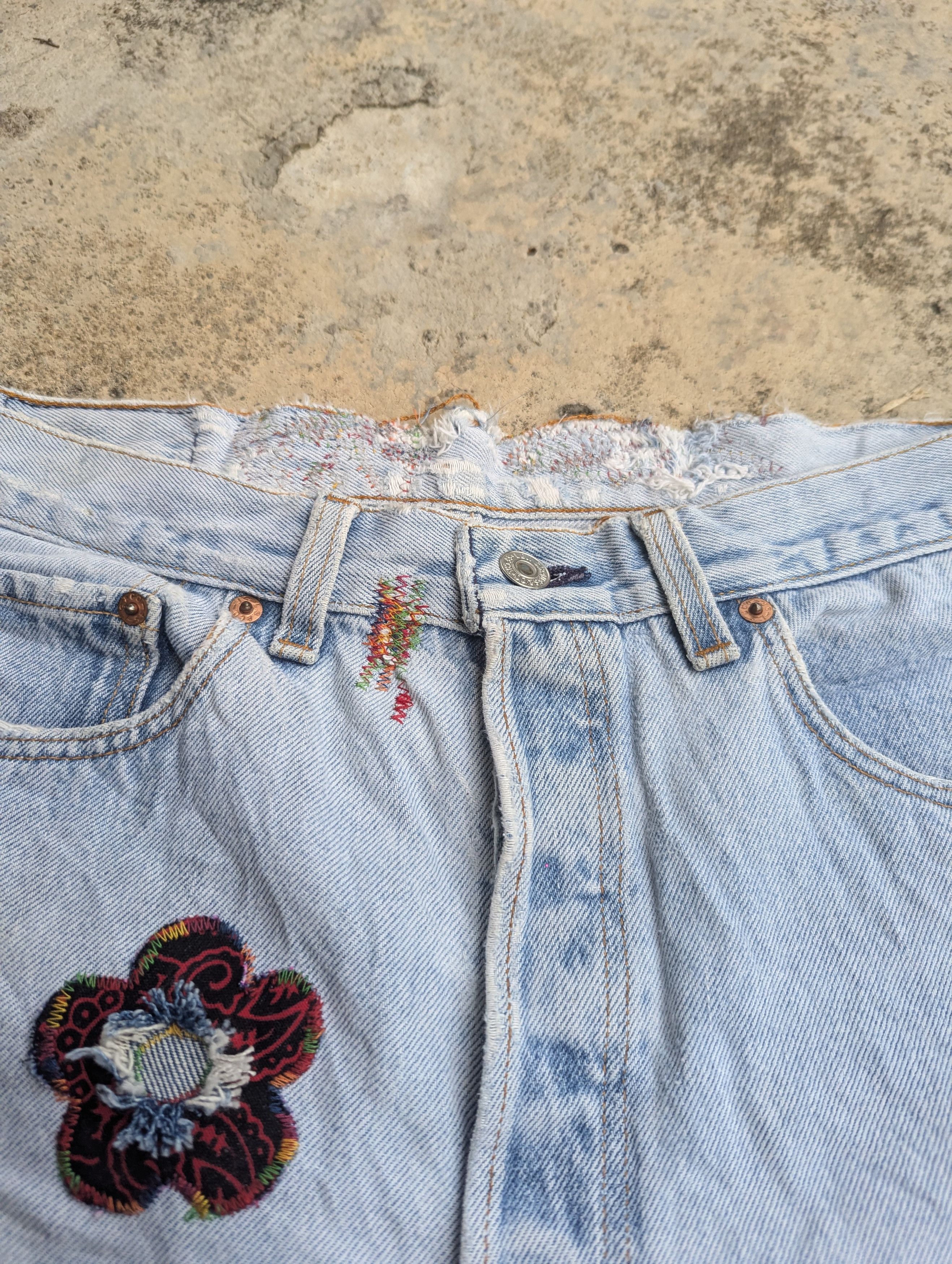 Levi's Vintage Levis 501 Custom Made Flower Patches Size US 31 - 6 Thumbnail