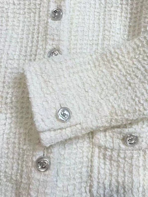 Chanel Chanel 23 small v-neck soft mud white coats Size XXS / US 00 / IT 34 - 3 Thumbnail