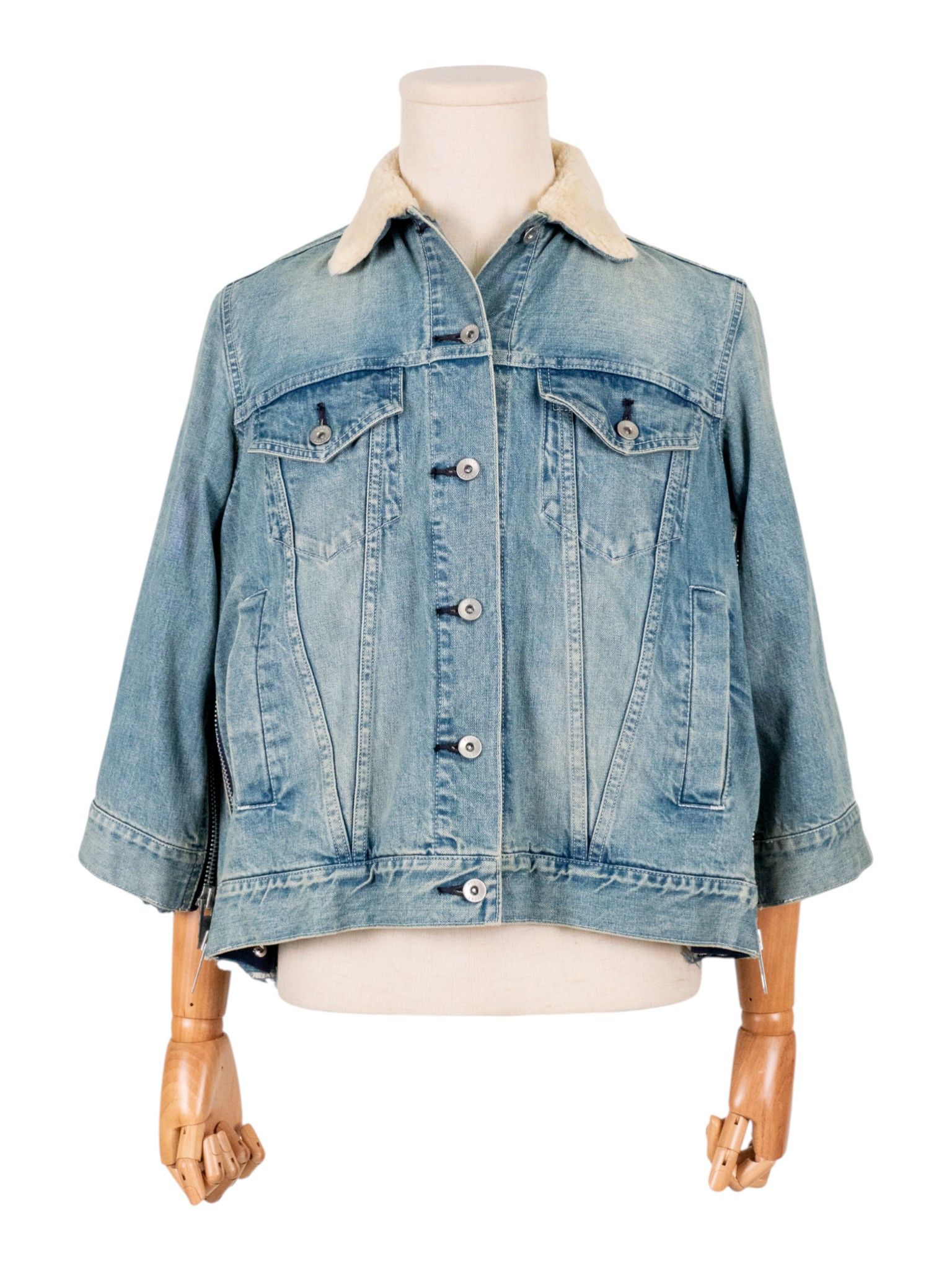 Sacai Sacai Blue Washed Denim Jackets With Fur Collar Size S / US 4 / IT 40 - 1 Thumbnail