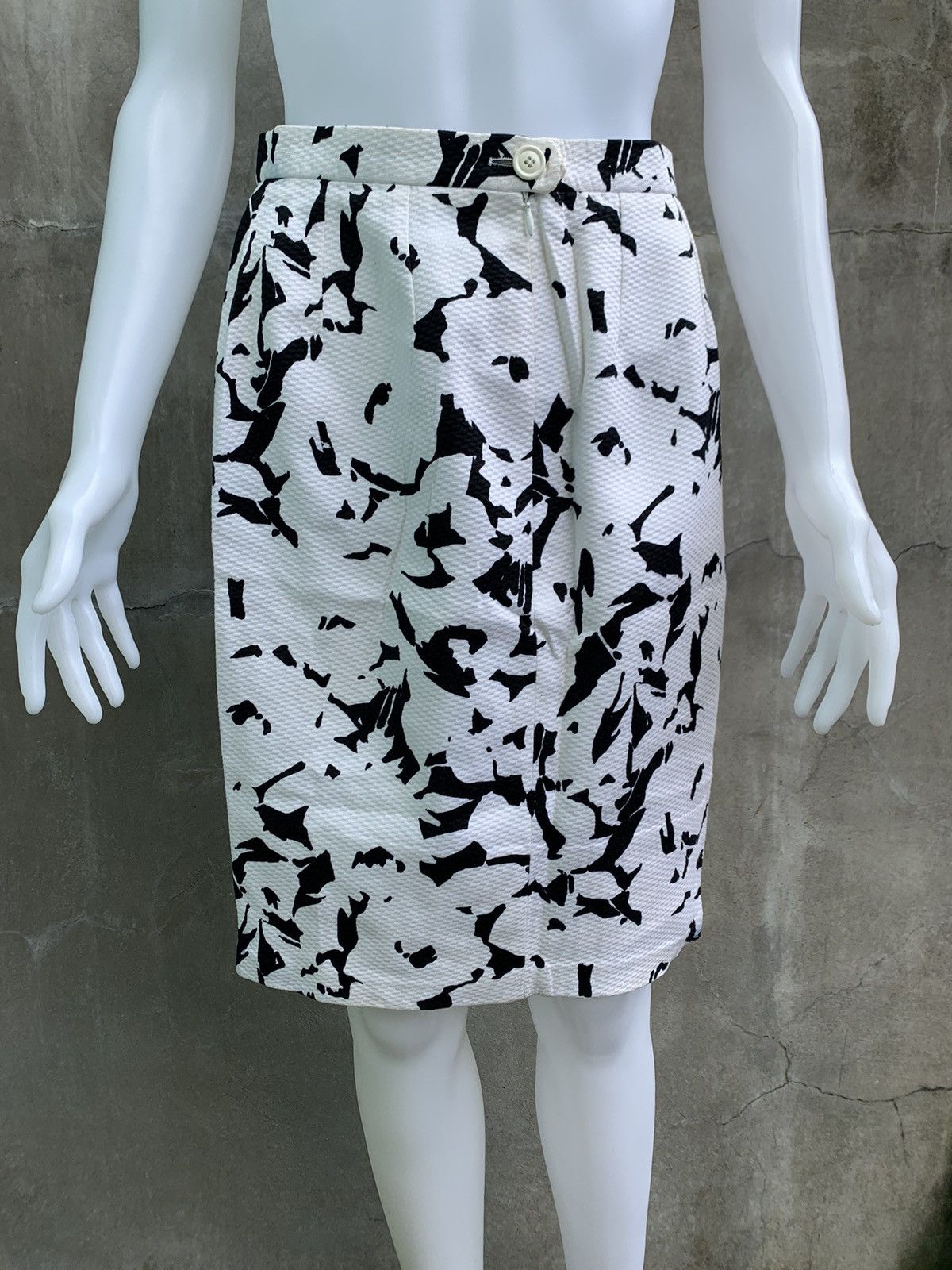 Dior Abstract Midi Skirt Size 27" / US 4 / IT 40 - 1 Thumbnail