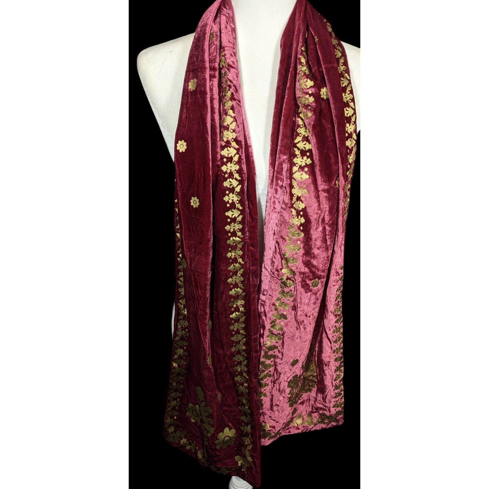 Other The Met Burgundy And Gold Velvet Royal Crest Scarf Size ONE SIZE - 3 Thumbnail
