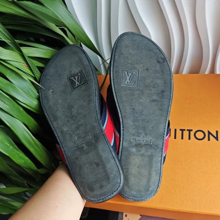 Louis Vuitton Louis Vuitton Logo Flip Flops in Black and Red -2508 Size US 8 / EU 41 - 4 Thumbnail