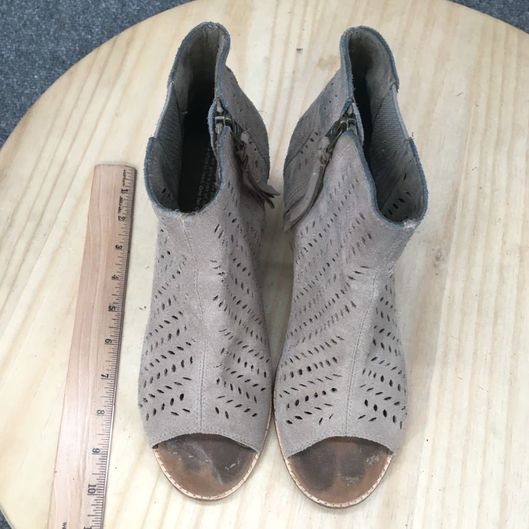 Toms TOMS Boots Womens 10 Casual Side Zip Ankle Bootie Gray Suede Peep Toe Heels Size US 10 / IT 40 - 6 Thumbnail