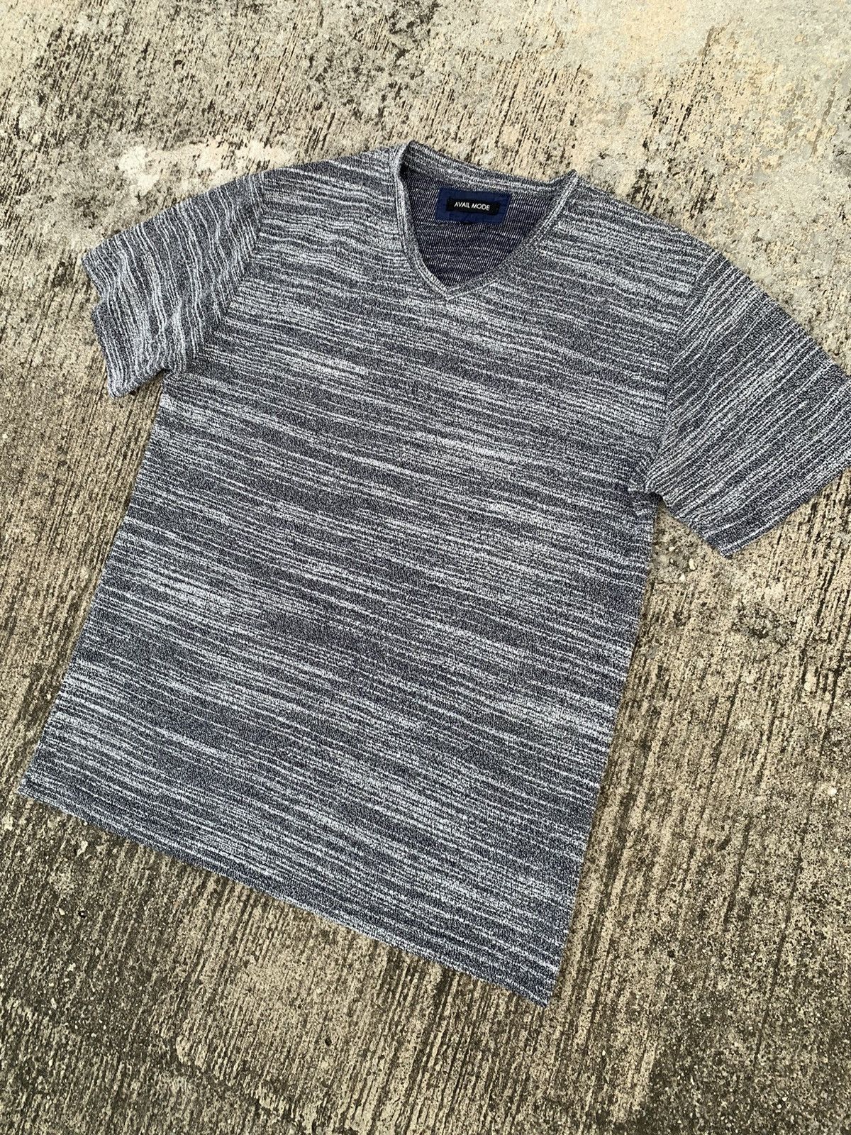 Japanese Brand Avail mode v neck shirt Size US M / EU 48-50 / 2 - 3 Thumbnail