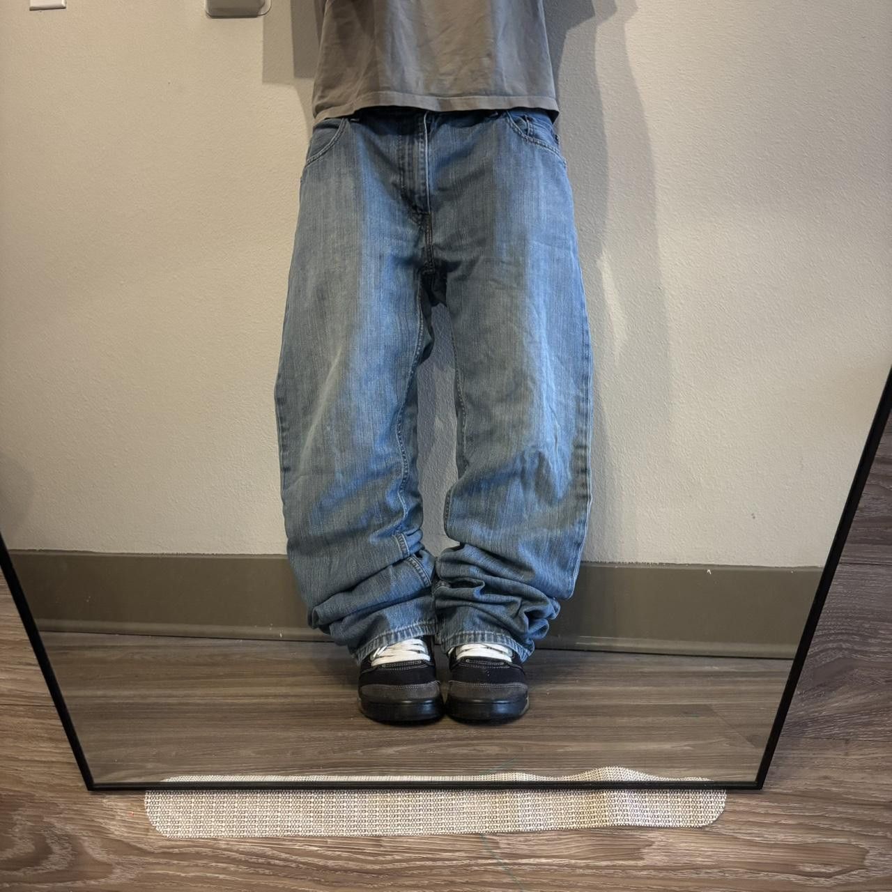 Levi's Crazy Vintage Y2K/2000s Medium Wash Levis Skater Denim Jeans! 36x34 Size US 36 / EU 52 - 1 Thumbnail