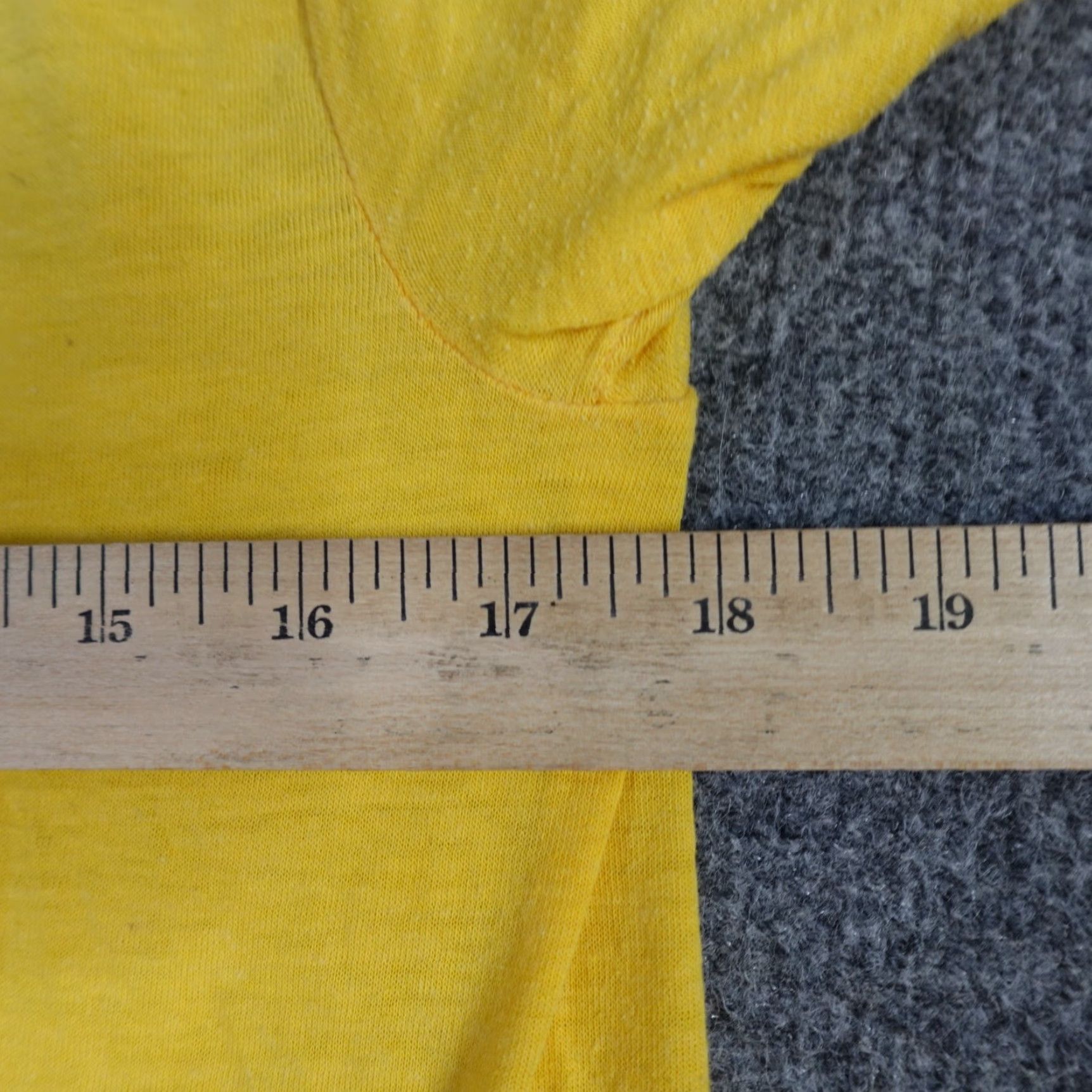 Vintage VINTAGE Preakness Pimlico T-shirt Mens Small Yellow 90s Graphic Print Shirt Size US S / EU 44-46 / 1 - 7 Thumbnail