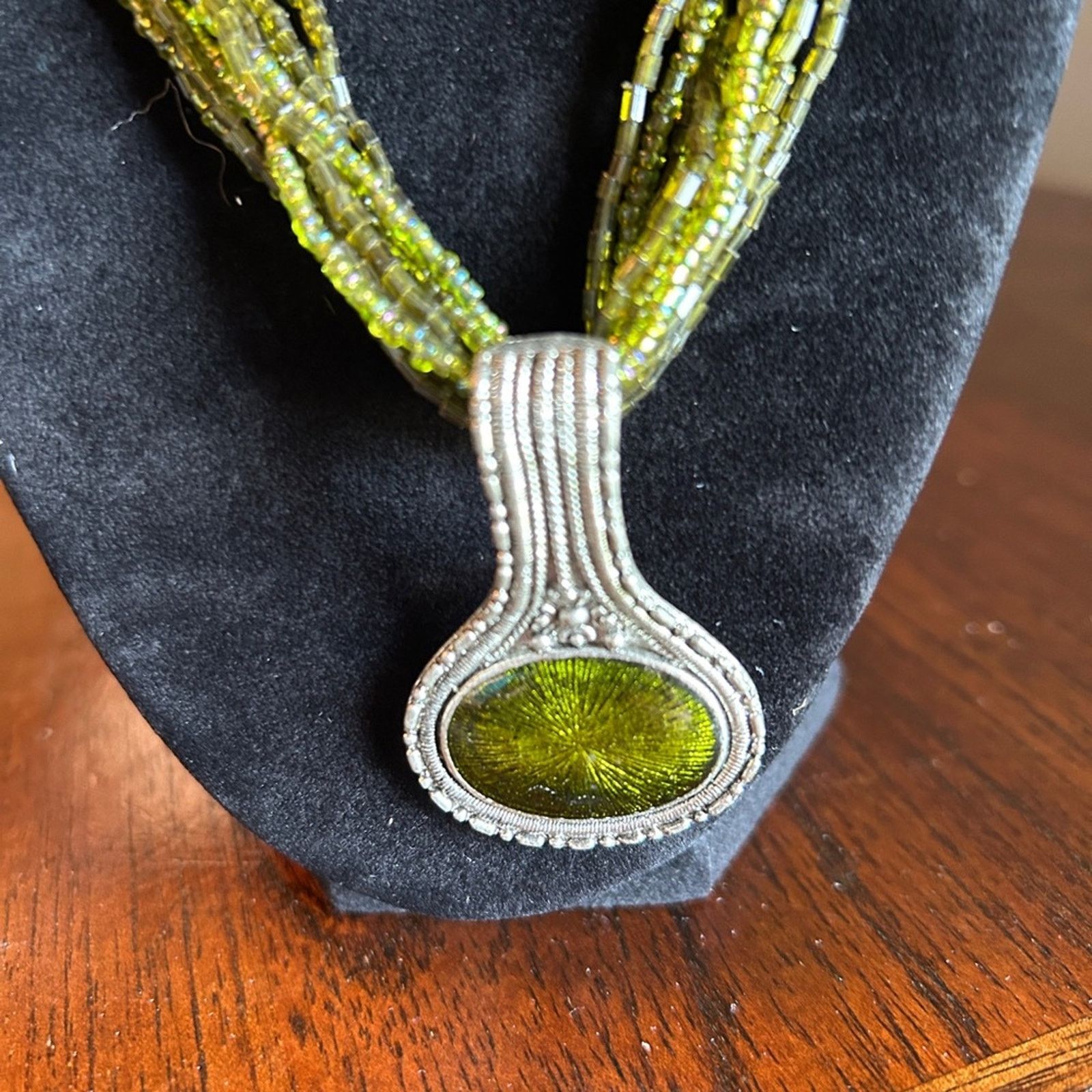 Other Vintage Green Glass Mermaid Beaded Pendant necklace Size ONE SIZE - 3 Thumbnail