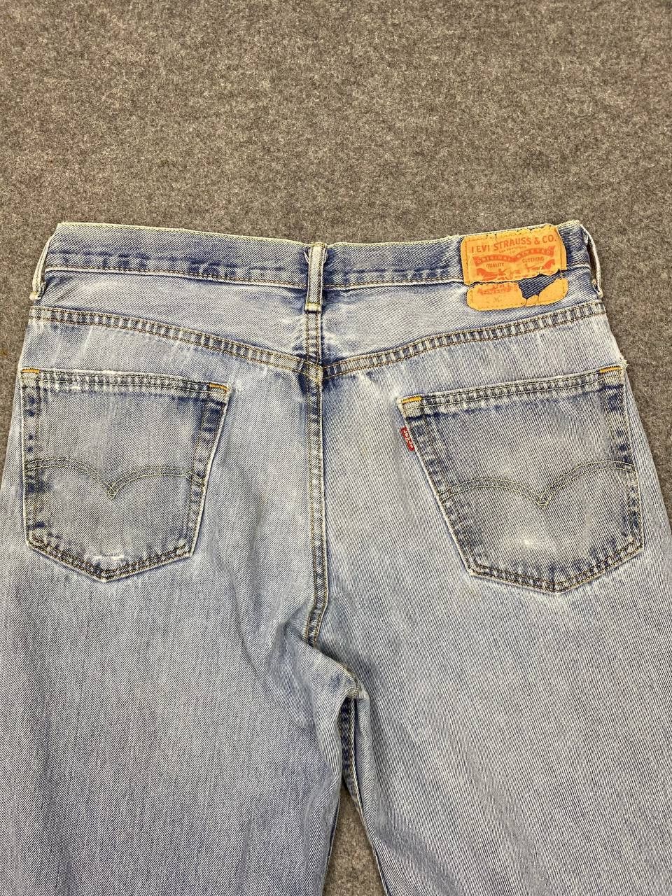 Levi's levis 550 lightwash distressed denim nice design Size US 37 - 3 Thumbnail
