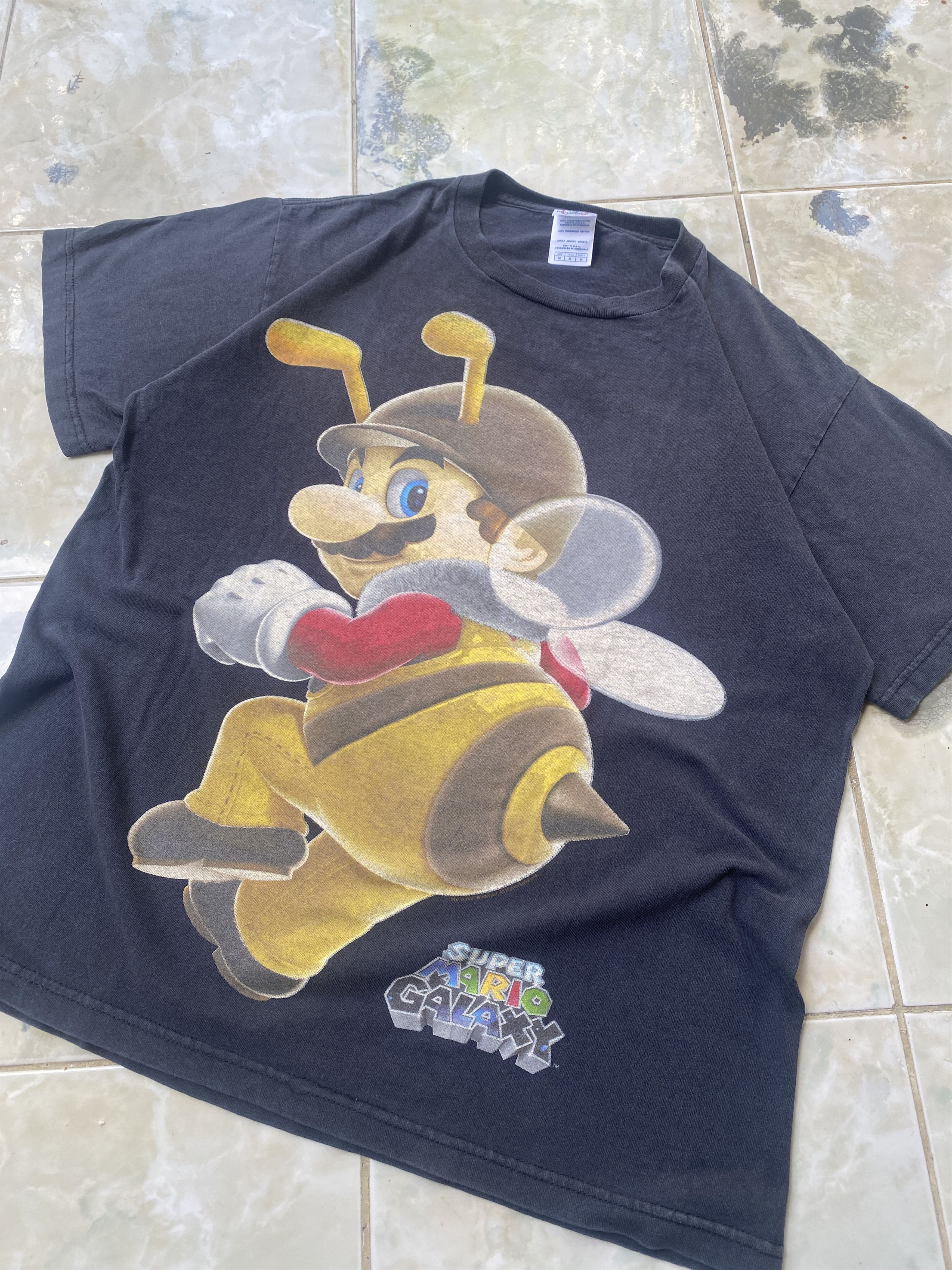 Nintendo Vintage Super Mario Galaxy Bee Nintendo Promo Graphic Tee Size US M / EU 48-50 / 2 - 4 Thumbnail