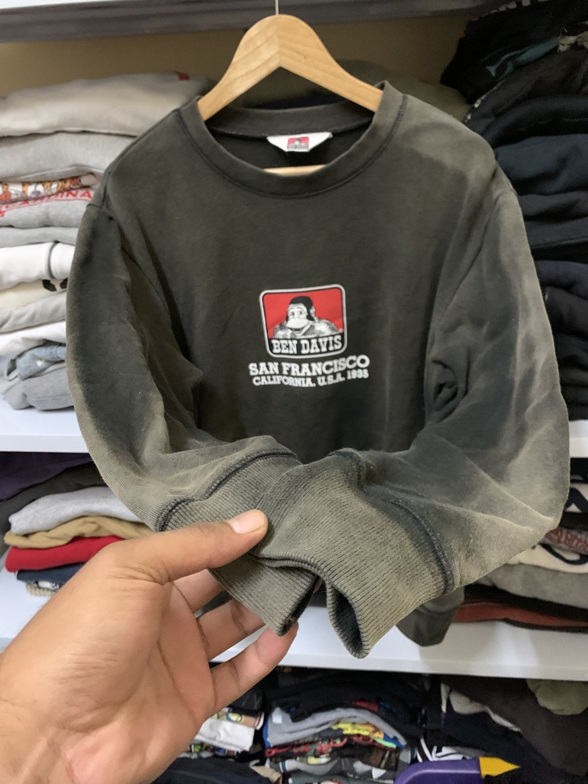 Ben Davis Vintage Ben Davis Rare Faded Sweatshirt Size US L / EU 52-54 / 3 - 4 Thumbnail