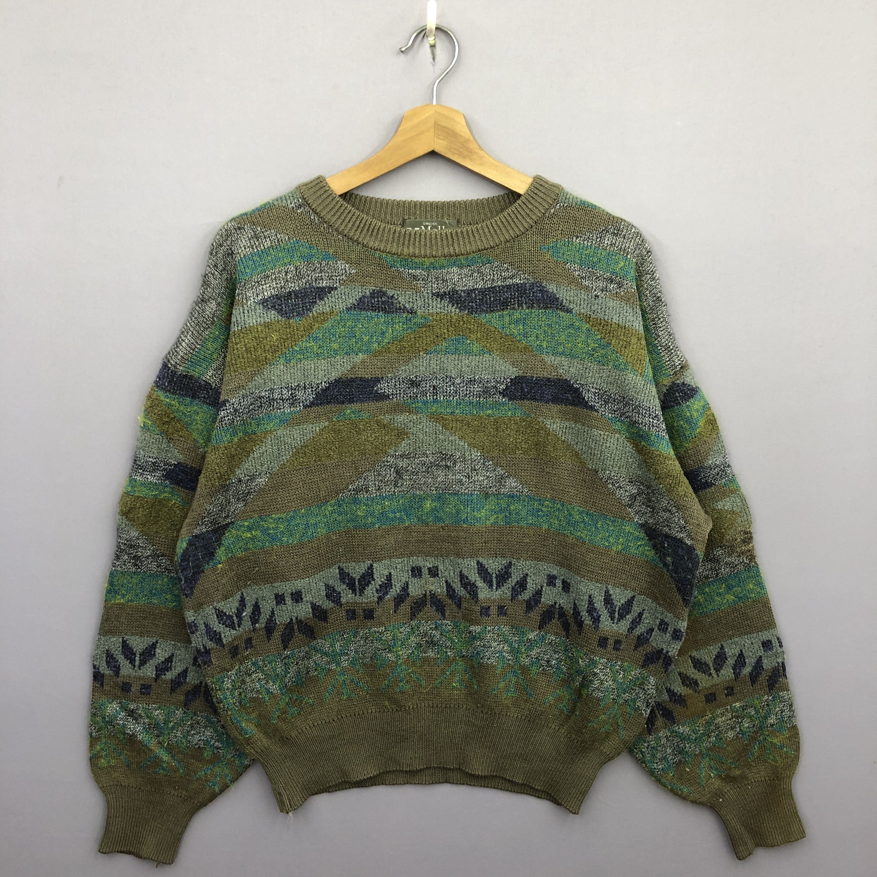Japanese Brand Vintage Japanese Aztec Navajo Pattern Sweater Sweatshirt Size US XL / EU 56 / 4 - 1 Thumbnail