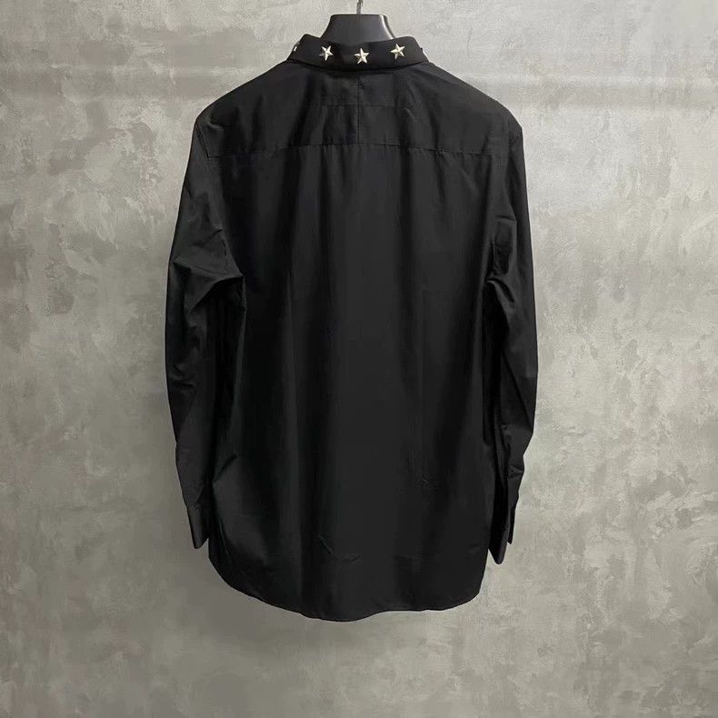 Givenchy Givenchy givenchy's latest black metal star logo shirt -25 Size US XL / EU 56 / 4 - 2 Thumbnail