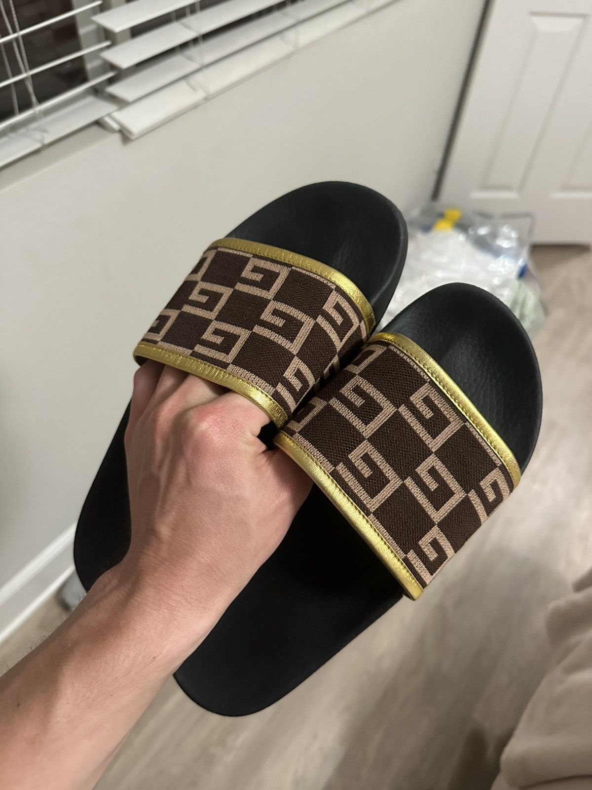 Gucci Gucci Slides Size US 10.5 / EU 43-44 - 1 Thumbnail