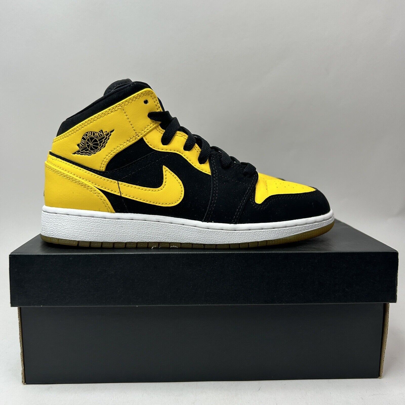 Nike Nike Air Jordan 1 Retro Mid BG “New Love” 2017 orn Size US 7 / EU 40 - 4 Thumbnail