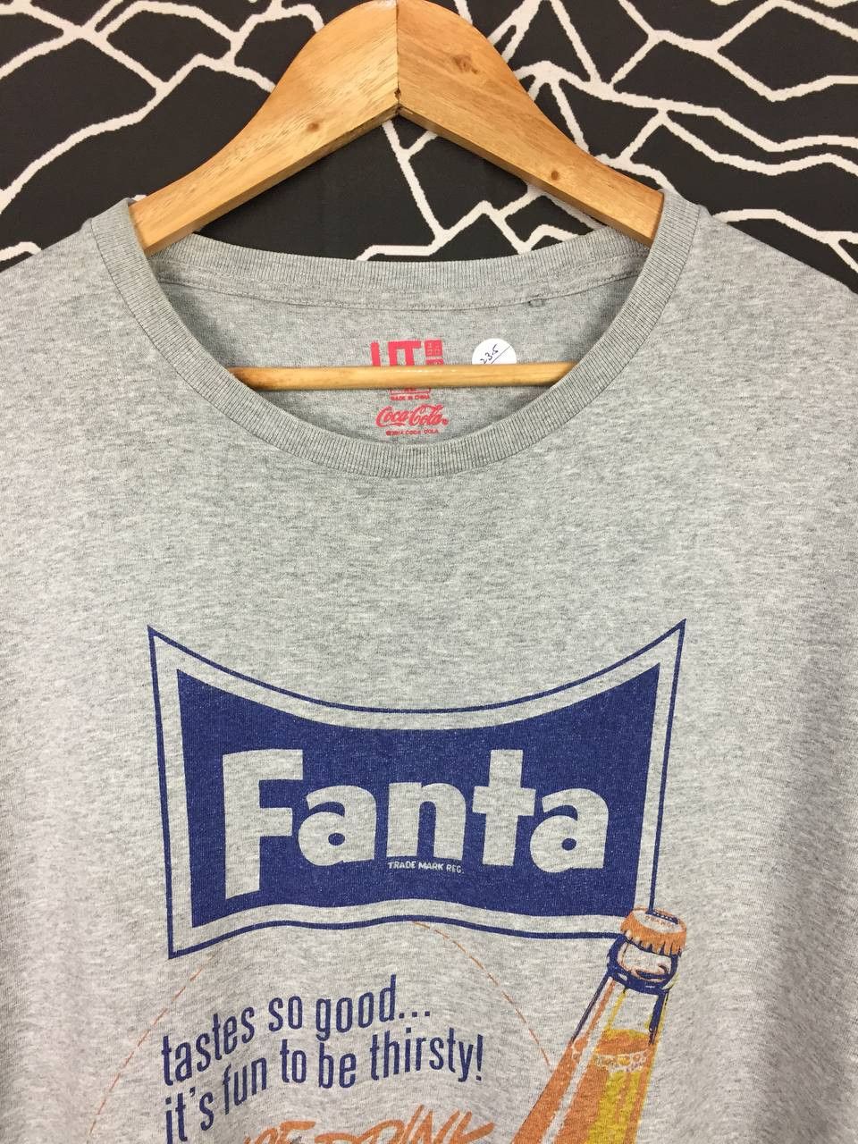 Coca Cola × Japanese Brand × Uniqlo Uniqlo X Coca Cola Fanta Orange Drink Real Orange Flavor Tee Size US XL / EU 56 / 4 - 3 Thumbnail