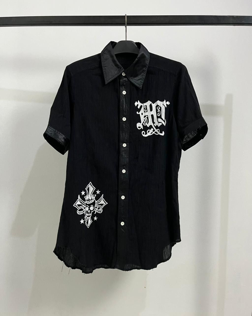 Seditionaries 2000s Algonquins Skull-Cross Vampire Pleated Shirt Size US M / EU 48-50 / 2 - 1 Thumbnail