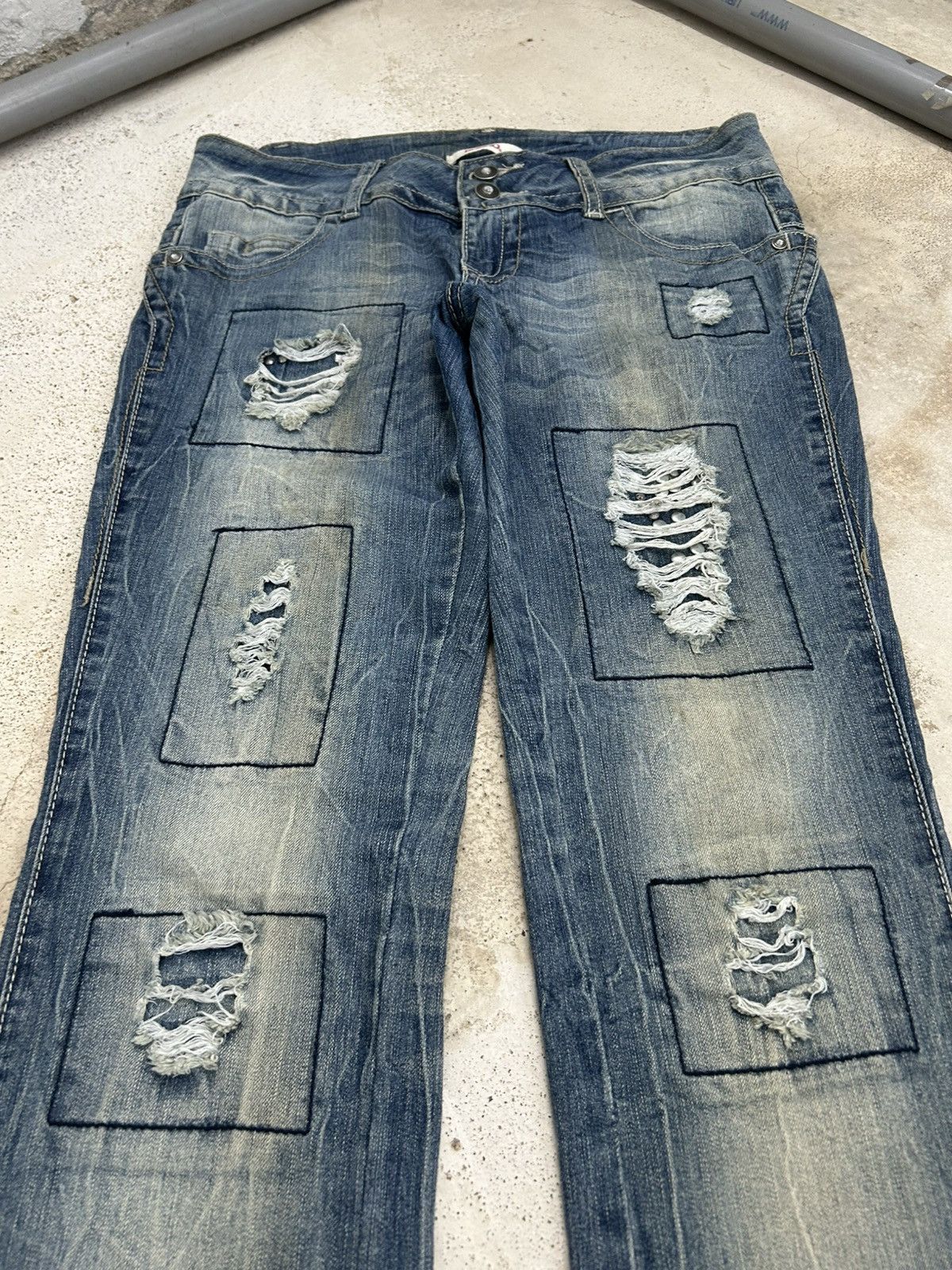 If Six Was Nine Flare Bongo Denim Japan Mud Washed Distress Emblishh Clawn Size US 31 - 3 Thumbnail