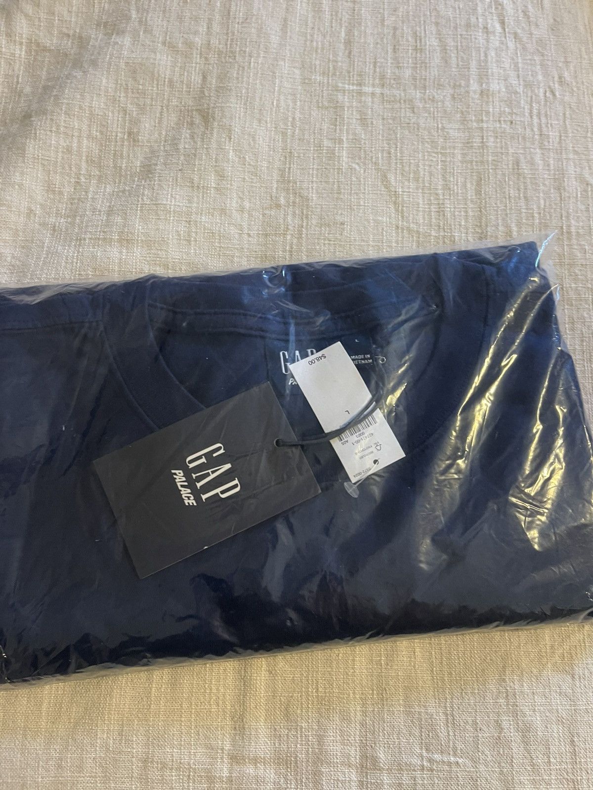 Gap × Palace Gap X Palace collab T Shirt size large Size US L / EU 52-54 / 3 - 2 Thumbnail