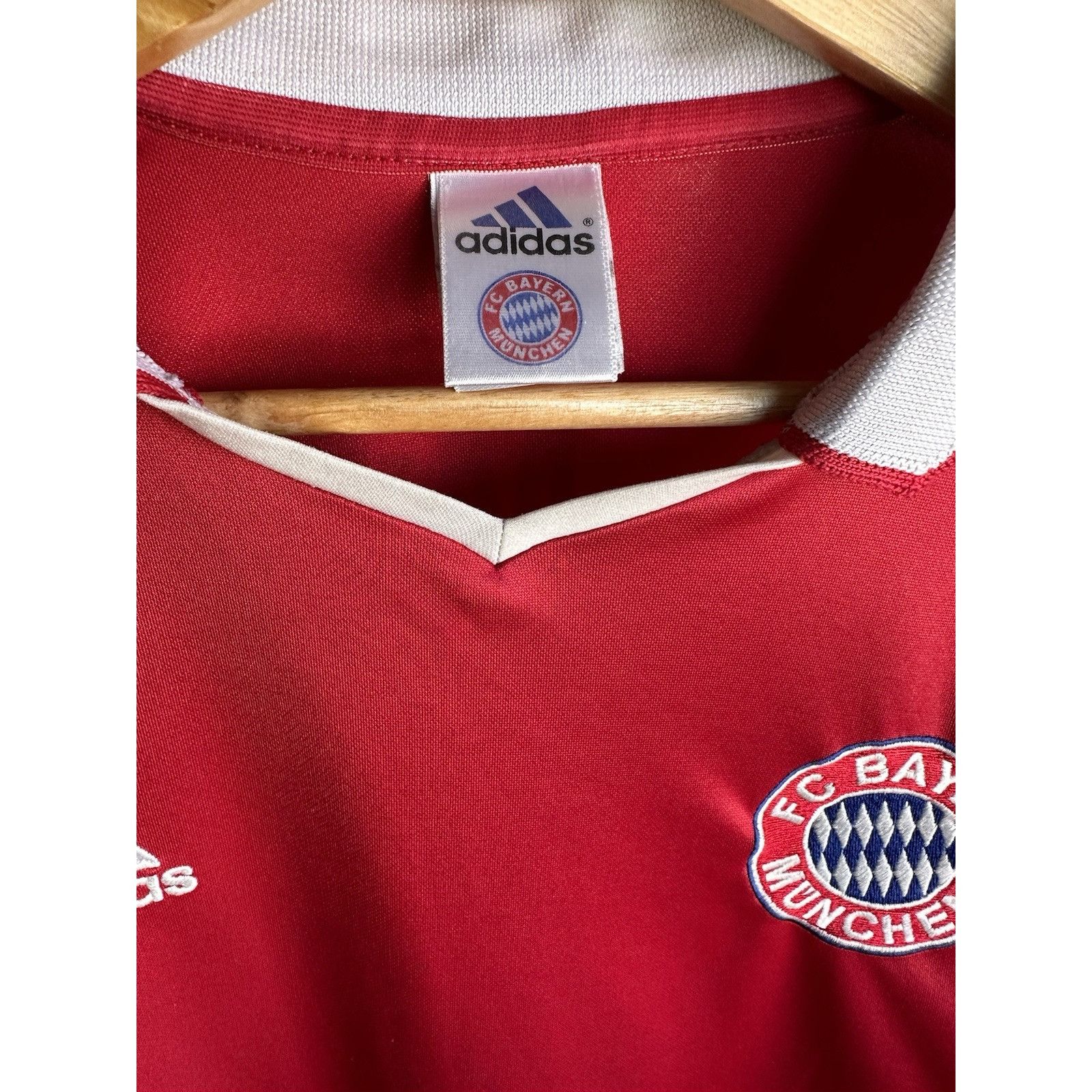 Adidas Bayern Munich 2004-05 Home Shirt (M) (Santa Cruz 24) Size US M / EU 48-50 / 2 - 6 Thumbnail