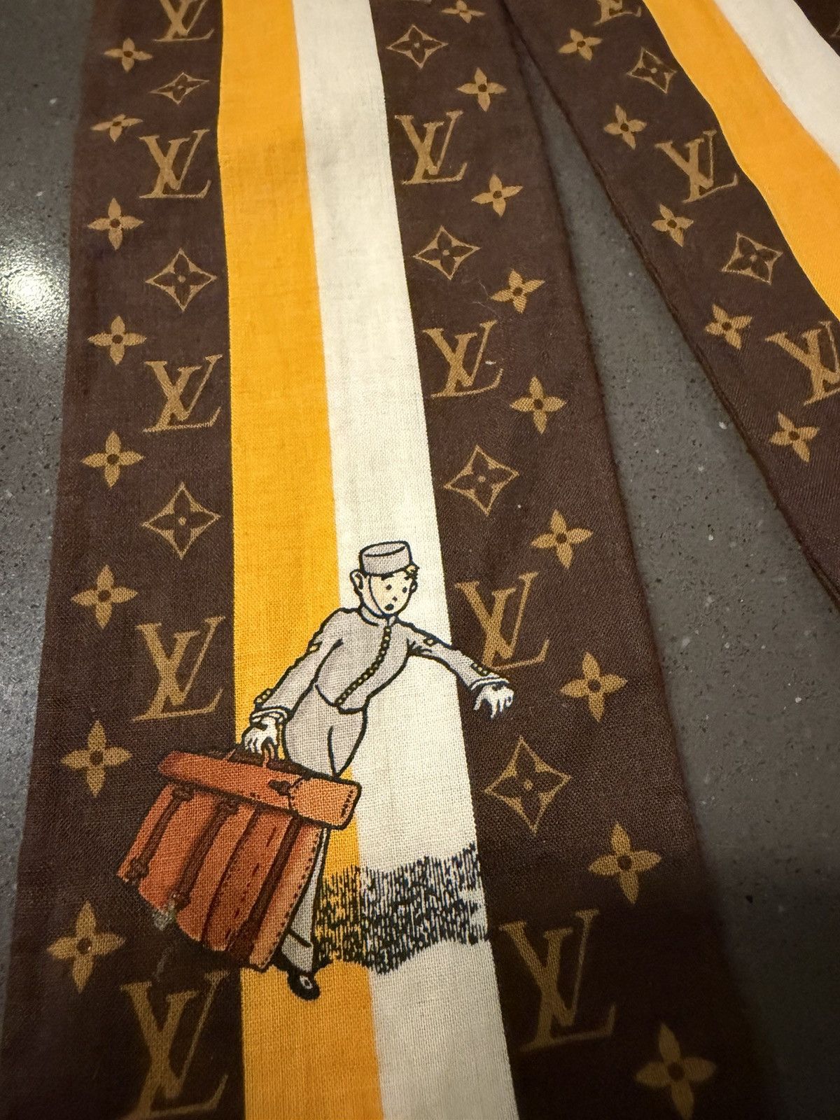 Louis Vuitton LOUIS VUITTON Limited Edition YELLOW GROOM Scarf Bandeau Size ONE SIZE - 2 Thumbnail