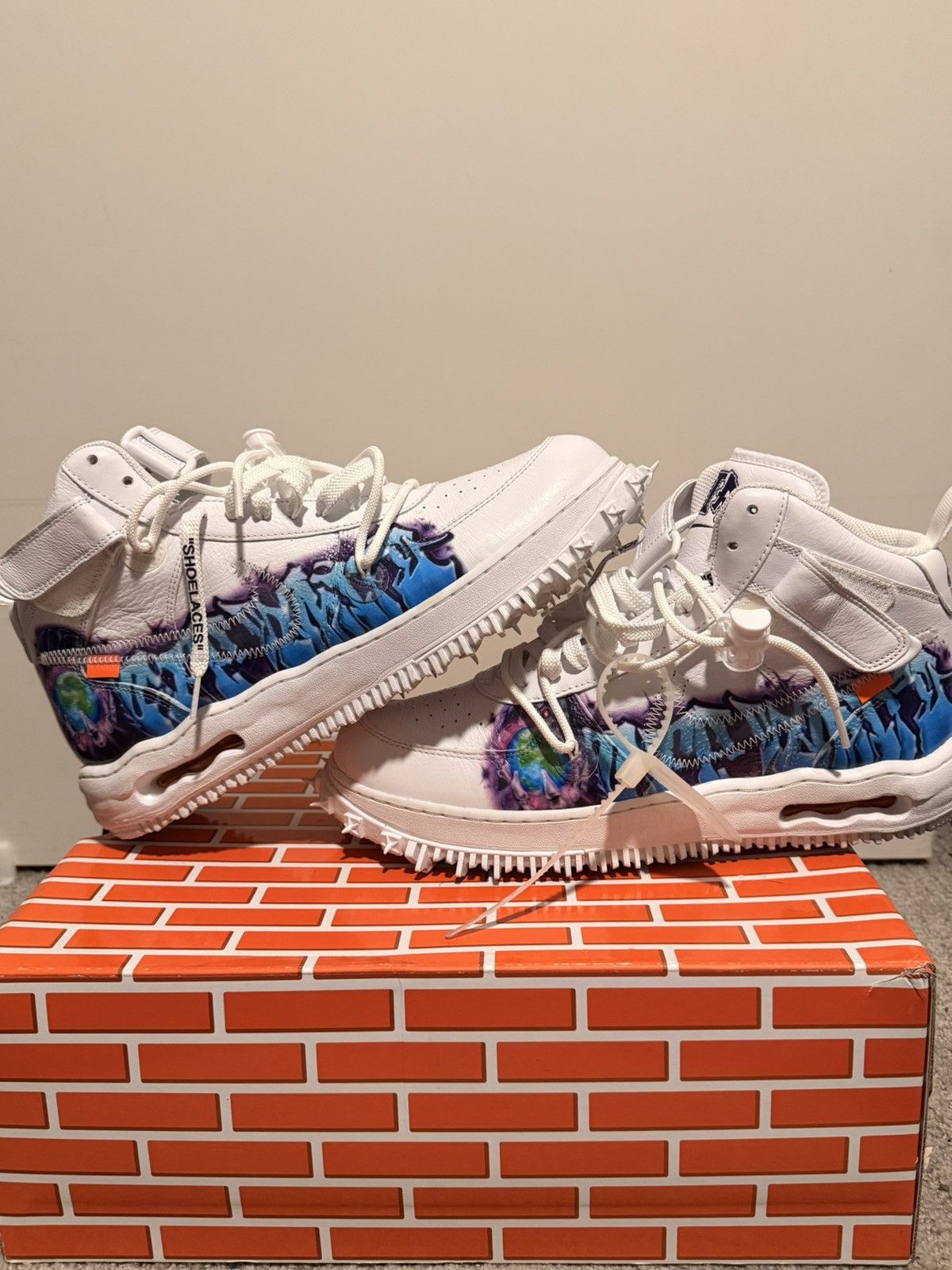 Nike × Off-White Off-White Air Force 1 ‘Graffiti’ Size US 12.5 / EU 45-46 - 4 Thumbnail