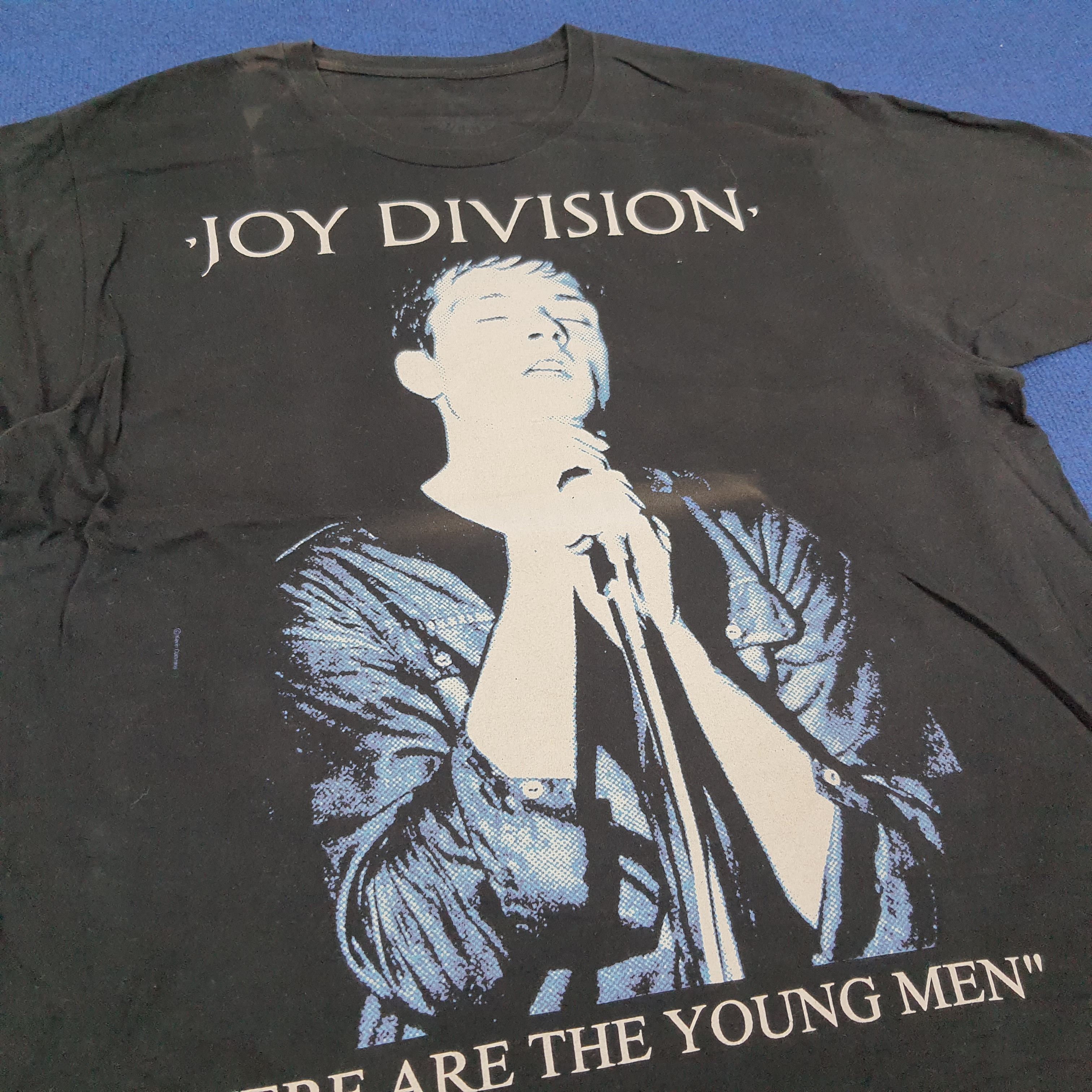 Band Tees × Vintage Vintage Joy Division Here Are The Young Man Rock Band Tshirt Size US XL / EU 56 / 4 - 2 Thumbnail