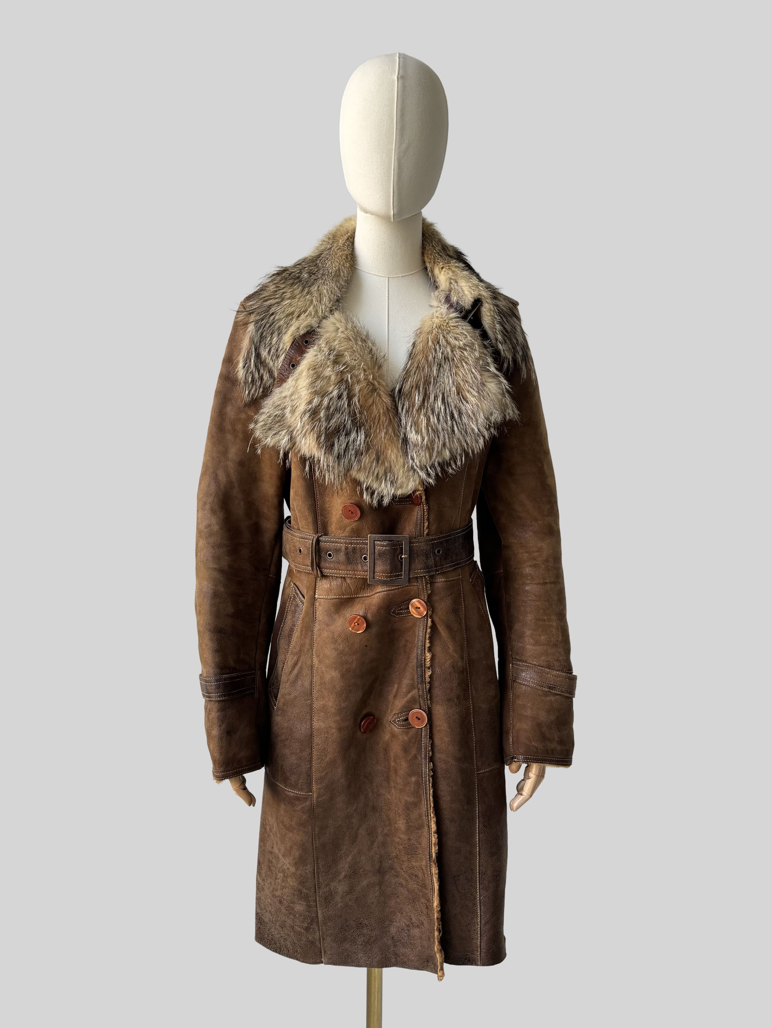 Vintage Vintage Brown Sheepskin Coat Belted Long Winter Size M / US 6-8 / IT 42-44 - 1 Thumbnail