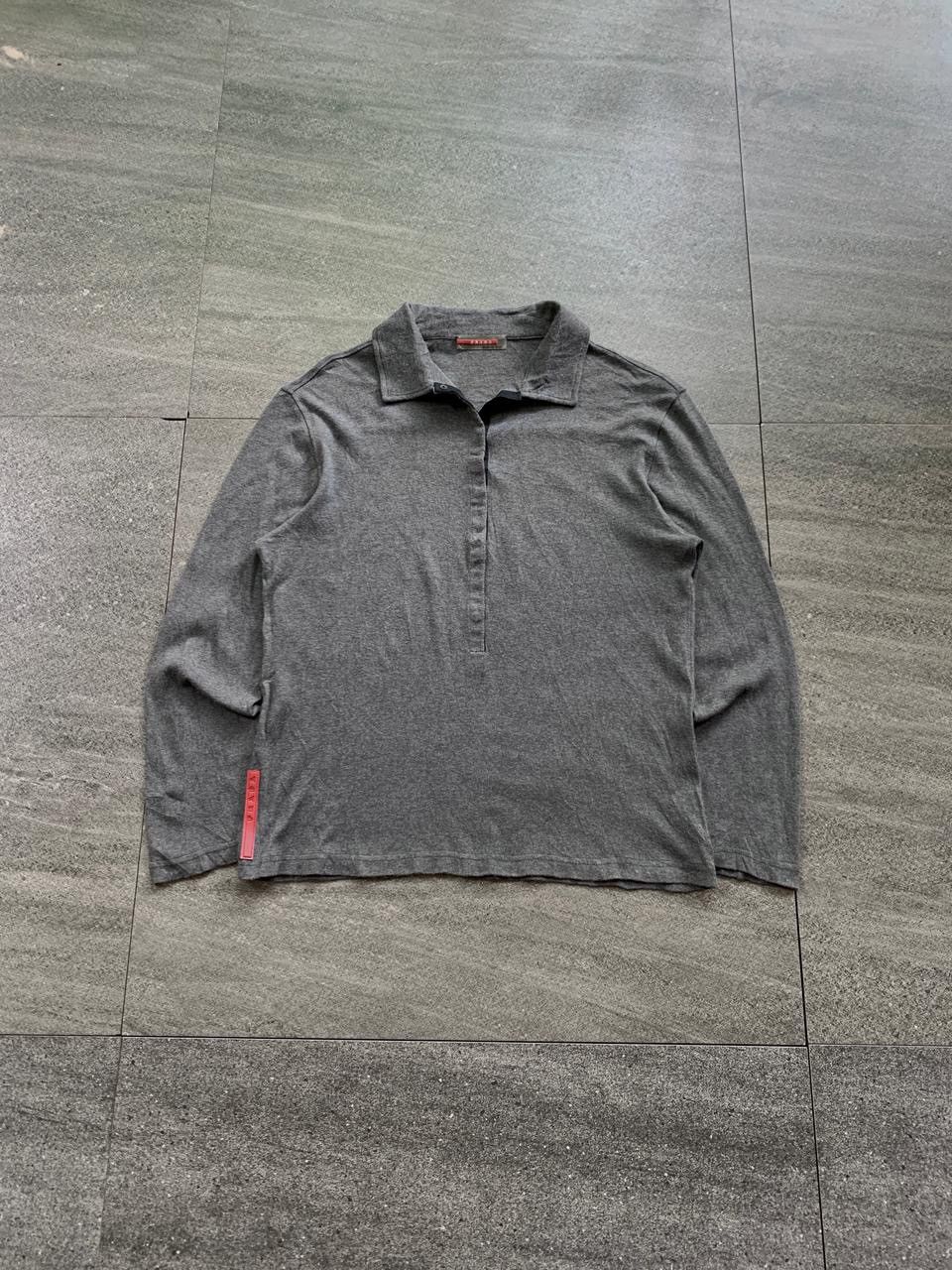 Prada FREE TAX! 2000s Half Buttoned Red Tab Polo Shirt Size US S / EU 44-46 / 1 - 1 Thumbnail