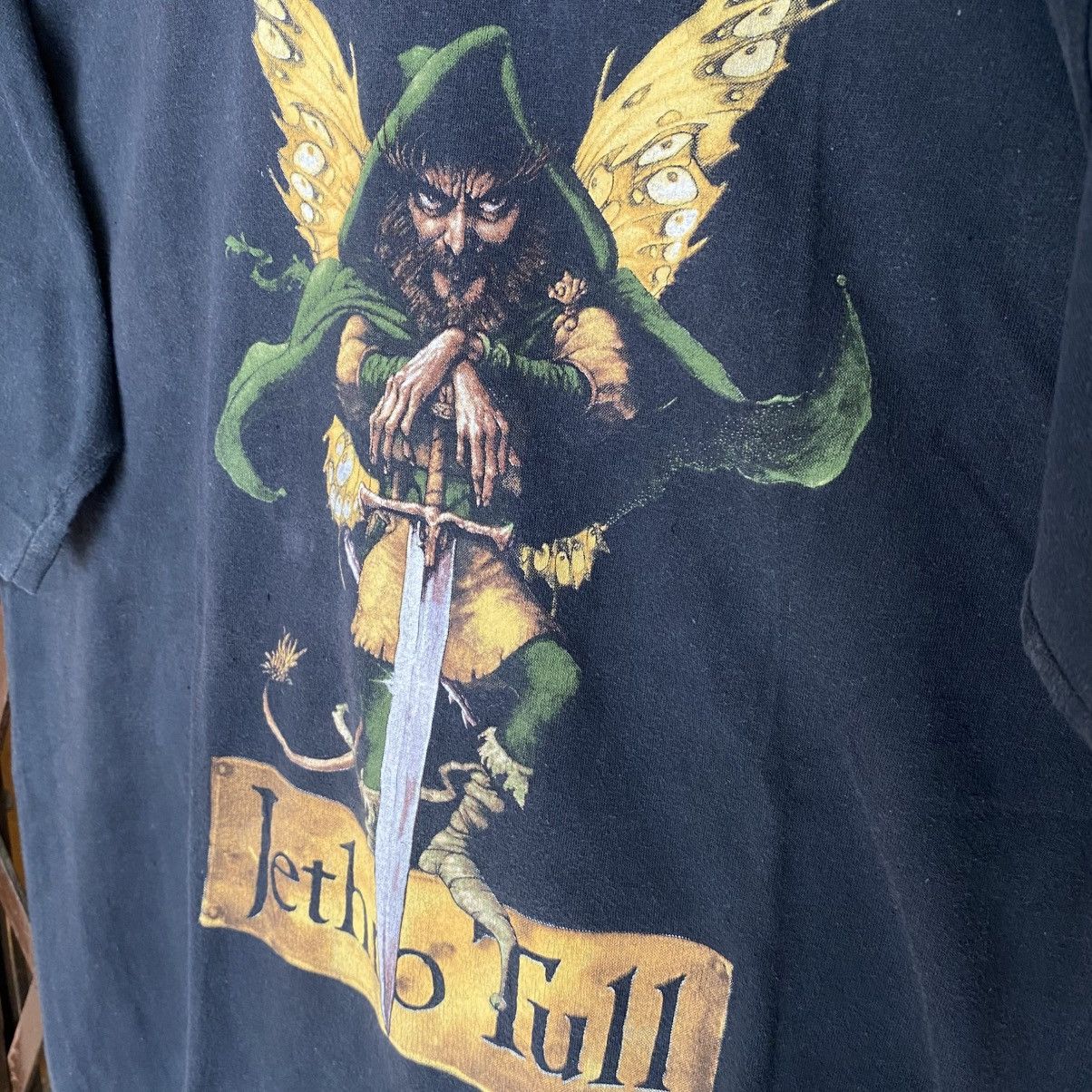 Band Tees Vintage Jethro Tull "Broadsword & The Beast" Graphic Tshirt Size US L / EU 52-54 / 3 - 4 Thumbnail